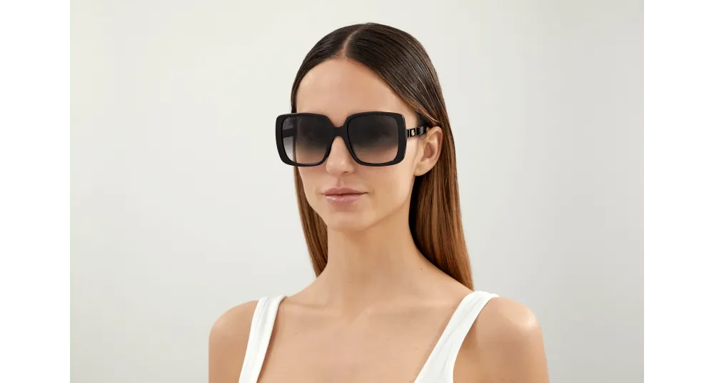 Gucci GG0632S 001 Occhiali da sole Iniettato Nero Grigio Squadrata Normale Sfumato - immagine 4