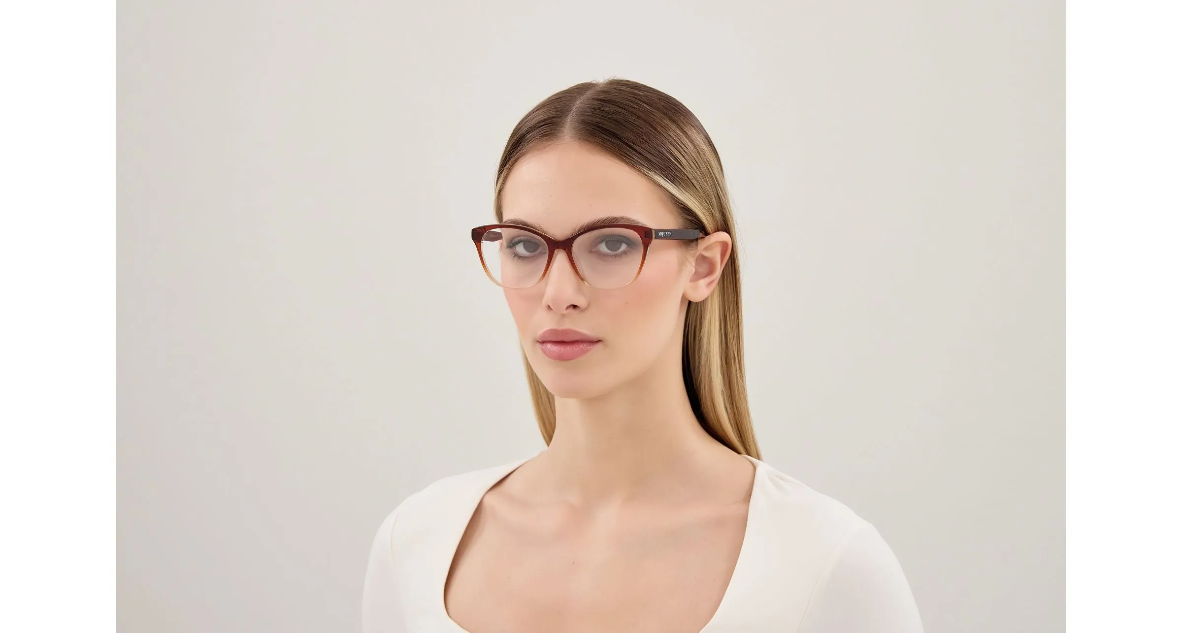 Alexander McQueen AM0576O 012 Montature da vista Acetato Rosso Trasparente Cat Eye - immagine 4