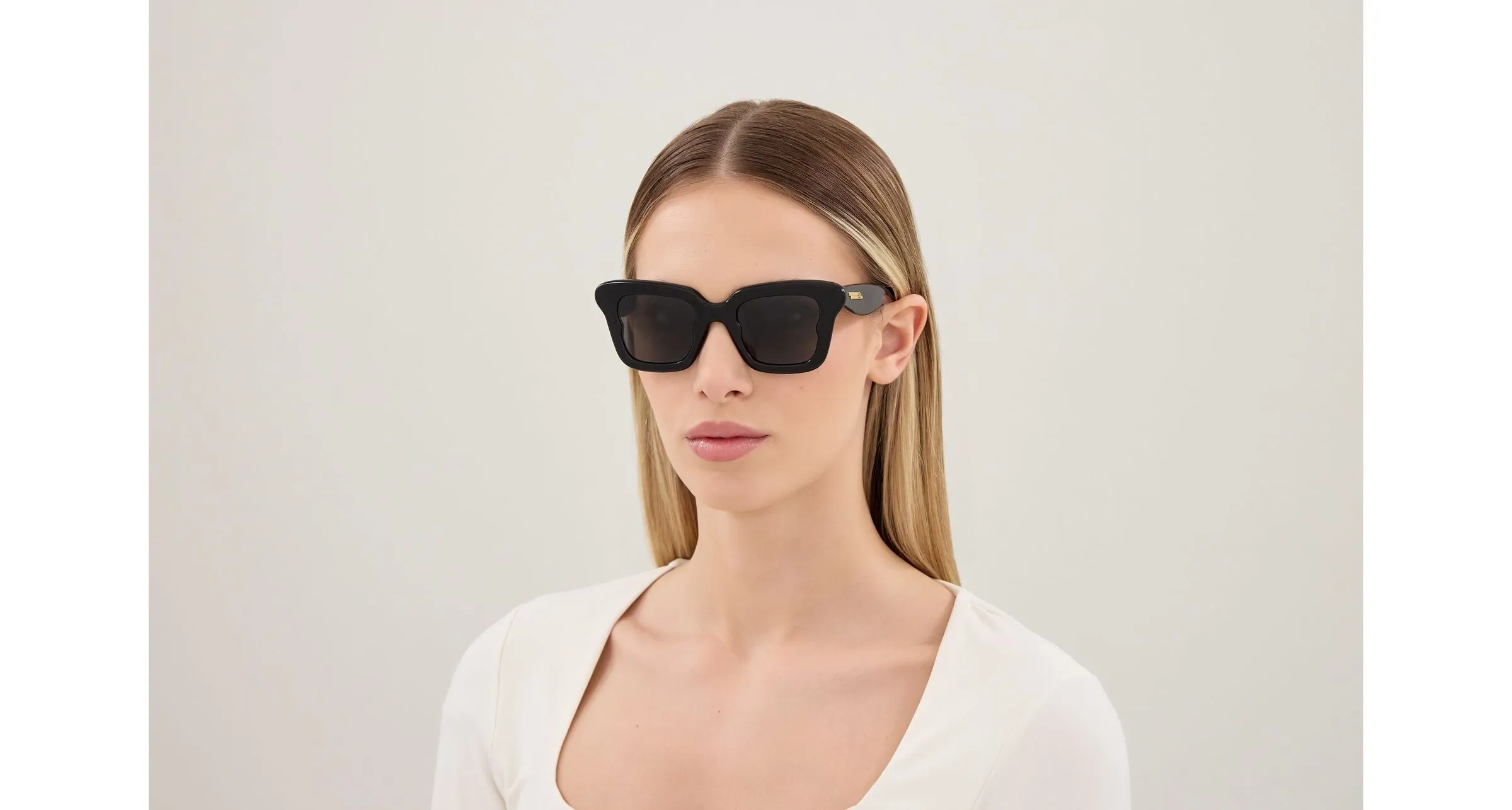 Bottega Veneta BV1493S 001 Occhiali da sole Acetato Nero Grigio Farfalla - immagine 3
