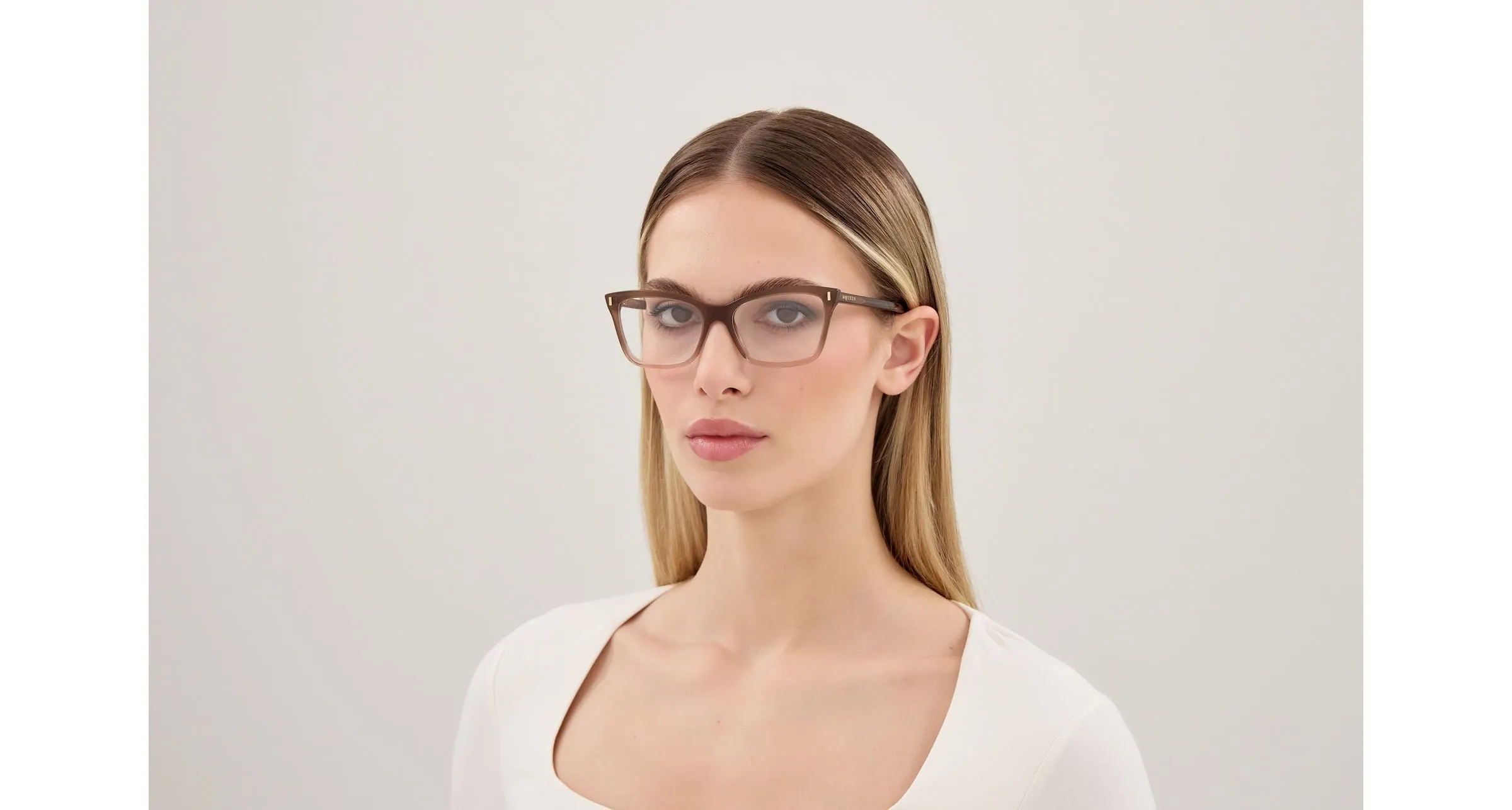 Alexander McQueen AM0584O 008 Montature da vista Acetato Marrone Trasparente Cat Eye - immagine 2