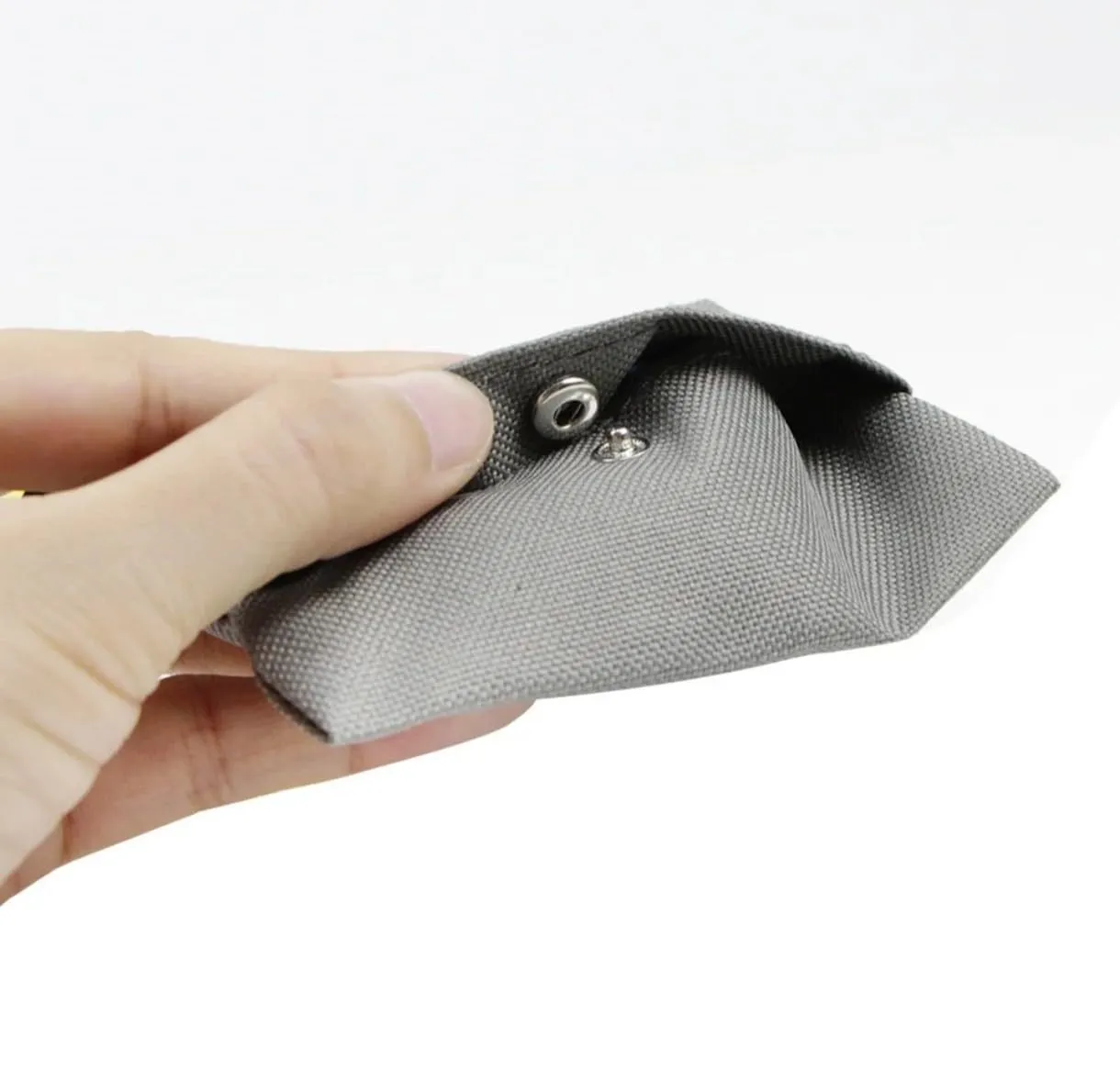 Portabustine feci cane, Dispenser per Sacchetti di Rifiuti per cani, per Guinzaglio, Porta Sacchetti per Rifiuti per Cani, con Clip in Metallo porta sacchetti cane da guinzaglio (Nero) - immagine 6