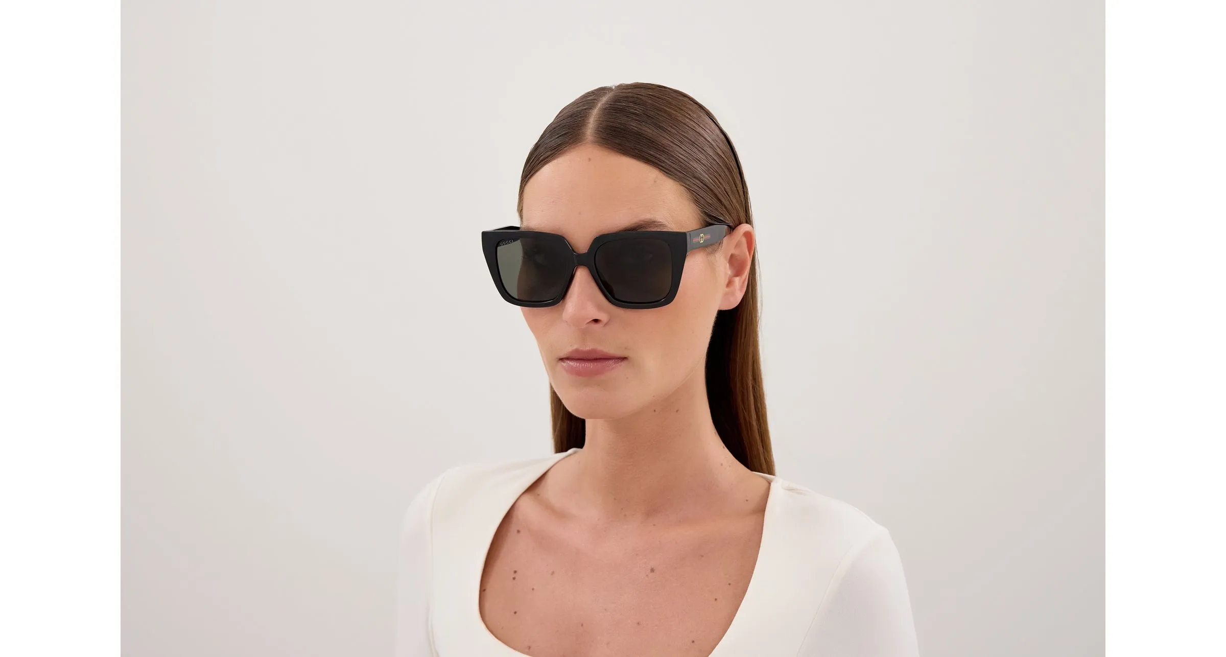 Gucci GG2102S 001 Occhiali da sole Iniettato Nero Grigio Farfalla - immagine 4