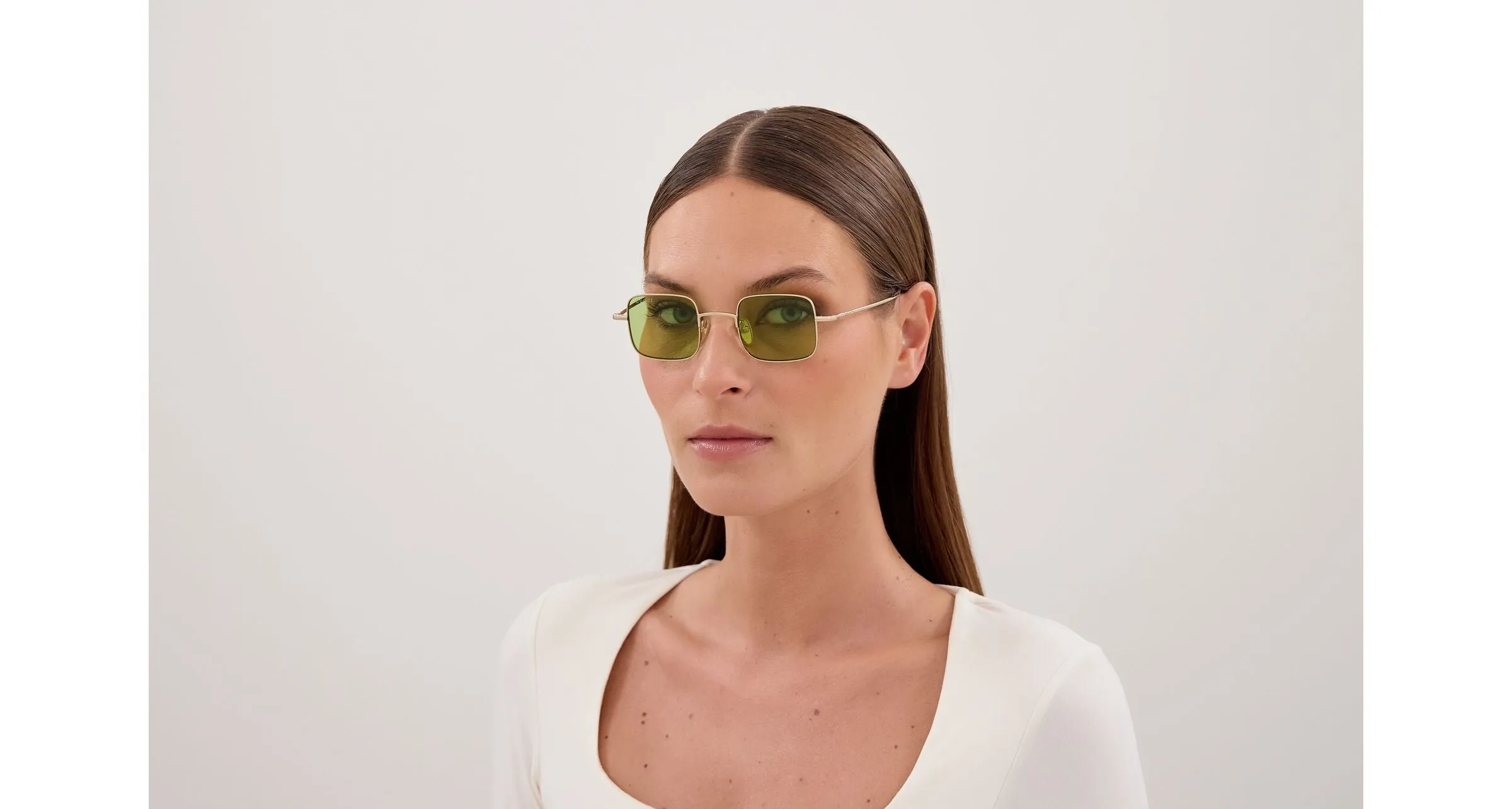 Gucci GG1813S 012 Occhiali da sole Metallo Oro Verde Squadrata - immagine 4