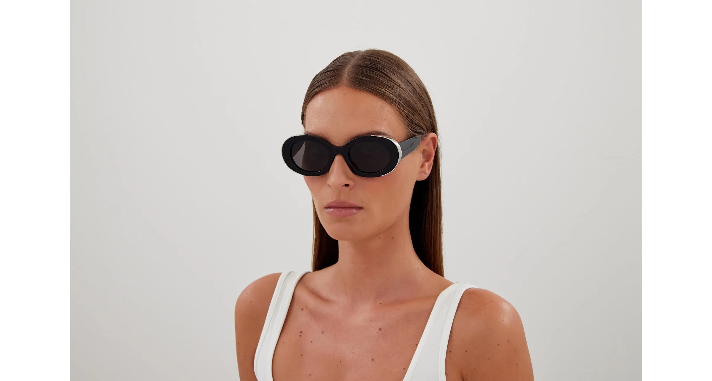 Alexander McQueen AM0445S 001 Occhiali da sole Acetato Nero Grigio Rotonda - immagine 4