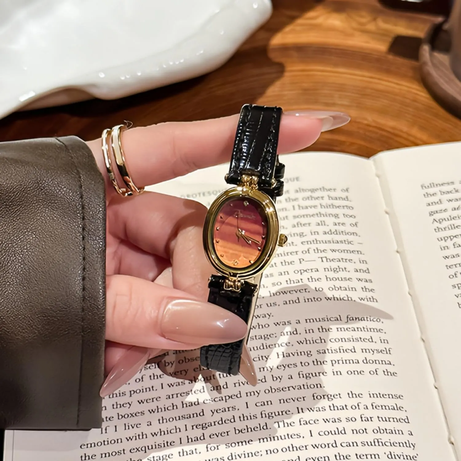 CARLIEN Orologio da donna alla moda, piccolo, in oro, con quadrante ovale al quarzo, cinturino in pelle vintage, impermeabile, lusso, casual, bracciale da donna, marrone, nero, X nero. - immagine 2