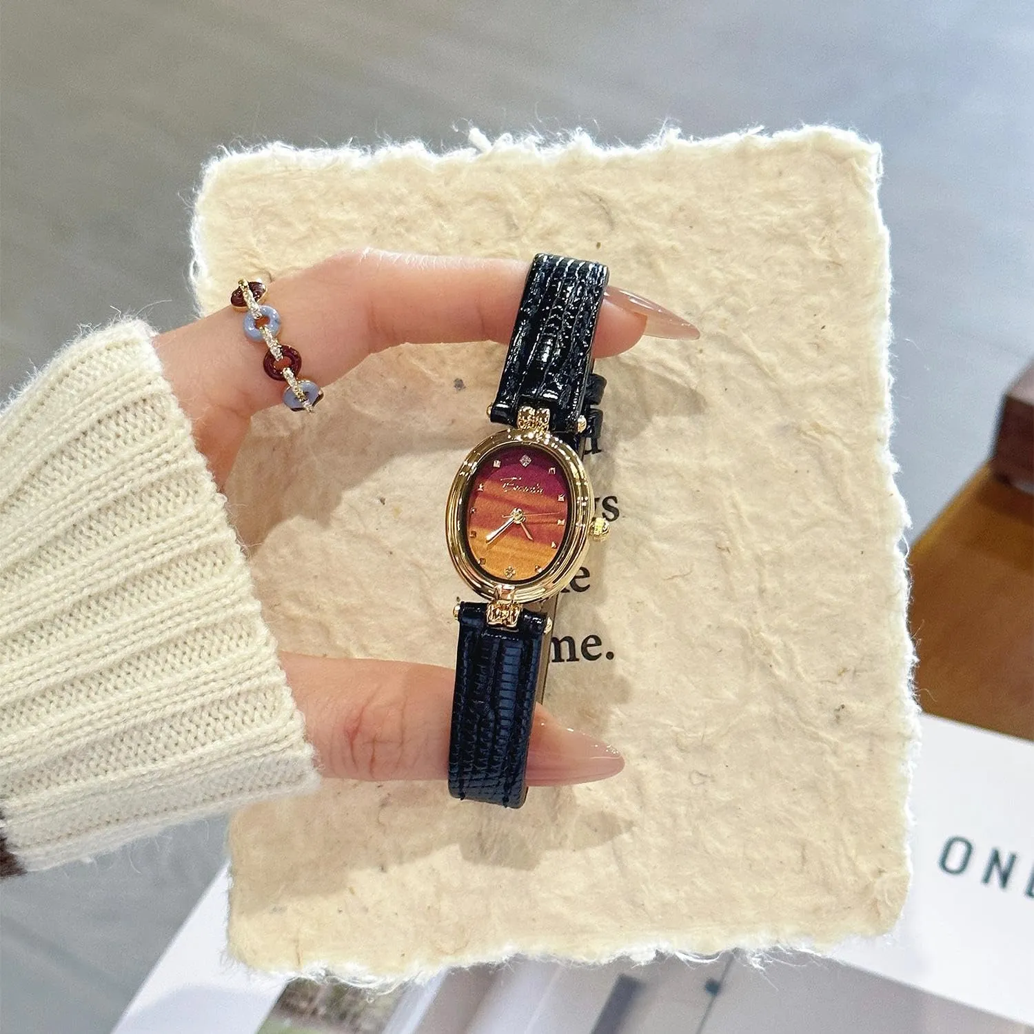 CARLIEN Orologio da donna alla moda, piccolo, in oro, con quadrante ovale al quarzo, cinturino in pelle vintage, impermeabile, lusso, casual, bracciale da donna, marrone, nero, X nero. - immagine 4