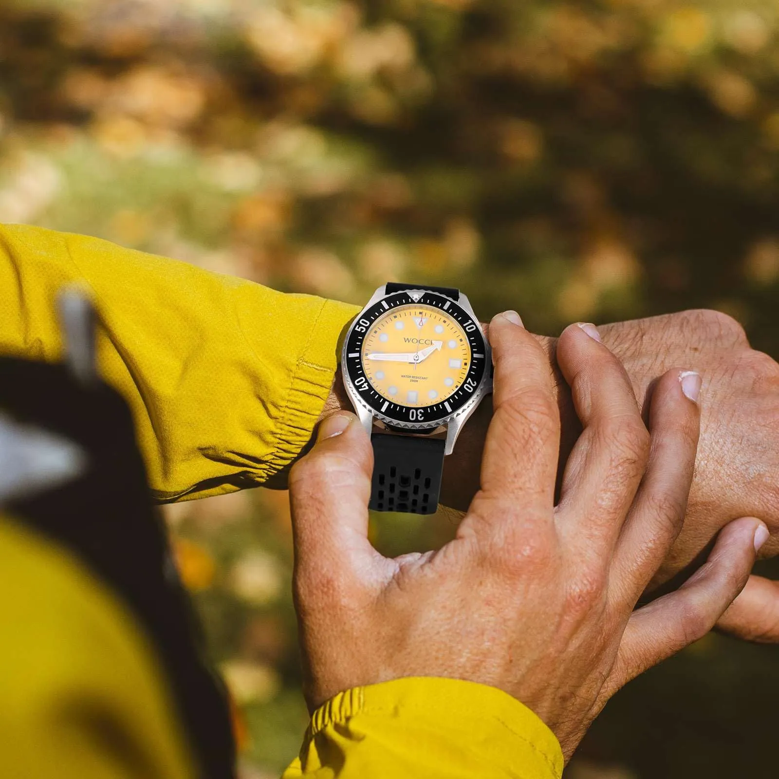 WOCCI 18mm Traspirante Traforato Cinturino in Silicone, Sgancio Rapido, Orologio Cinturini di Ricambio per Uomo Donna (Nero) - immagine 6