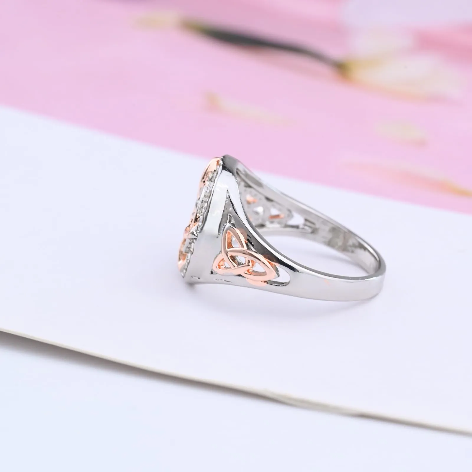 GAUEIOUR Anello di protezione con nodo di ritorno della strega fatto a mano con zirconia cubica scintillante, anello bicolore che combina argento alla moda e incantevole oro rosa, gioielli originali - immagine 4