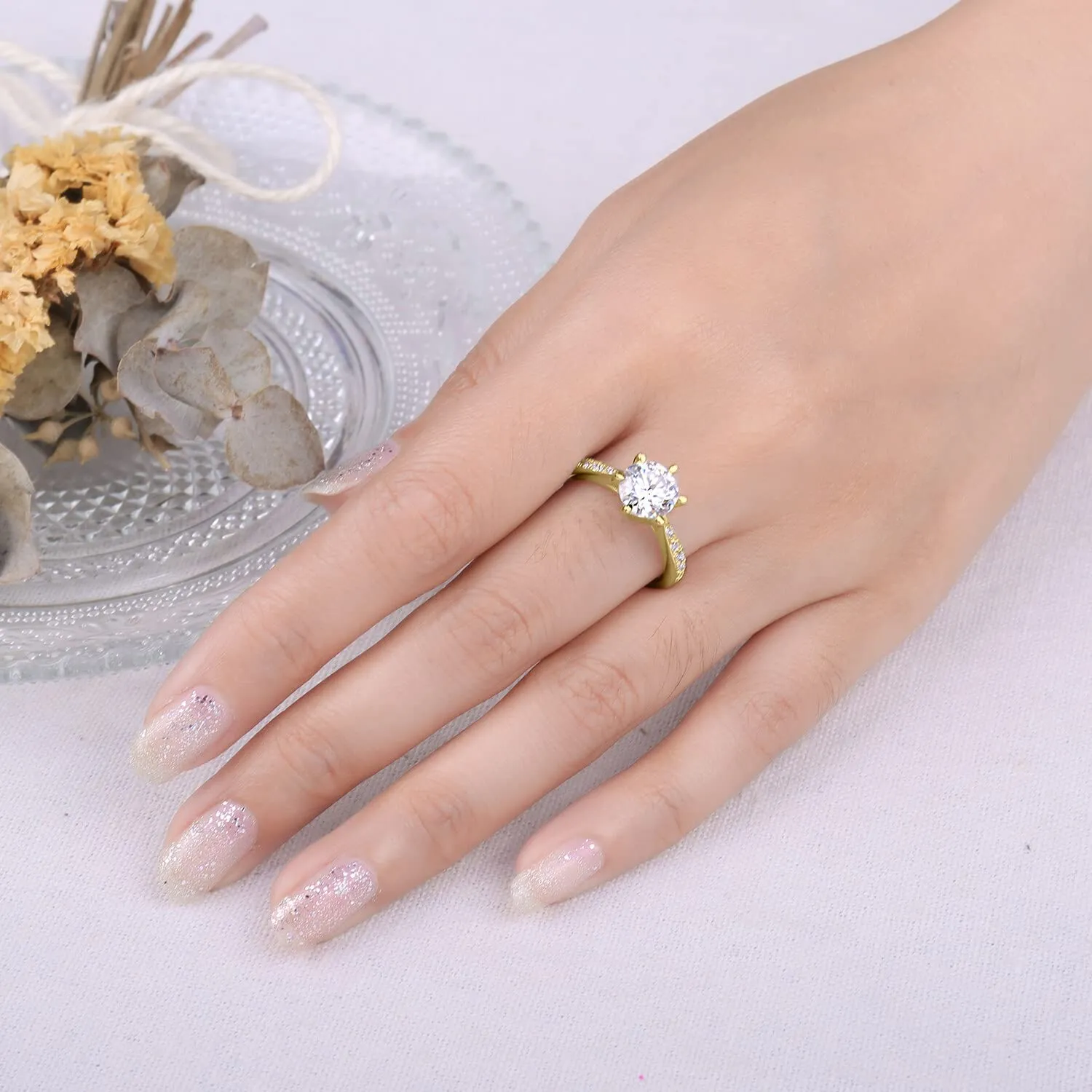 JewelryPalace 1.5ct Classico Anello Solitario Donna Argento 925 con Creato Moissanite, Diamante Simulato Anelli Dorati con Pietre Laterali, Semplice Fedine Fidanzamento in Oro Set Gioielli Donna 19.5 - immagine 4