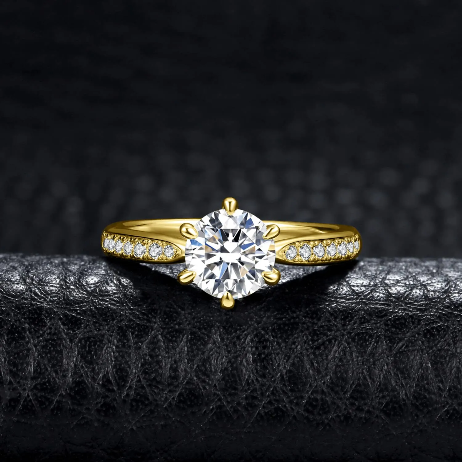 JewelryPalace 1.5ct Classico Anello Solitario Donna Argento 925 con Creato Moissanite, Diamante Simulato Anelli Dorati con Pietre Laterali, Semplice Fedine Fidanzamento in Oro Set Gioielli Donna 10.5 - immagine 3