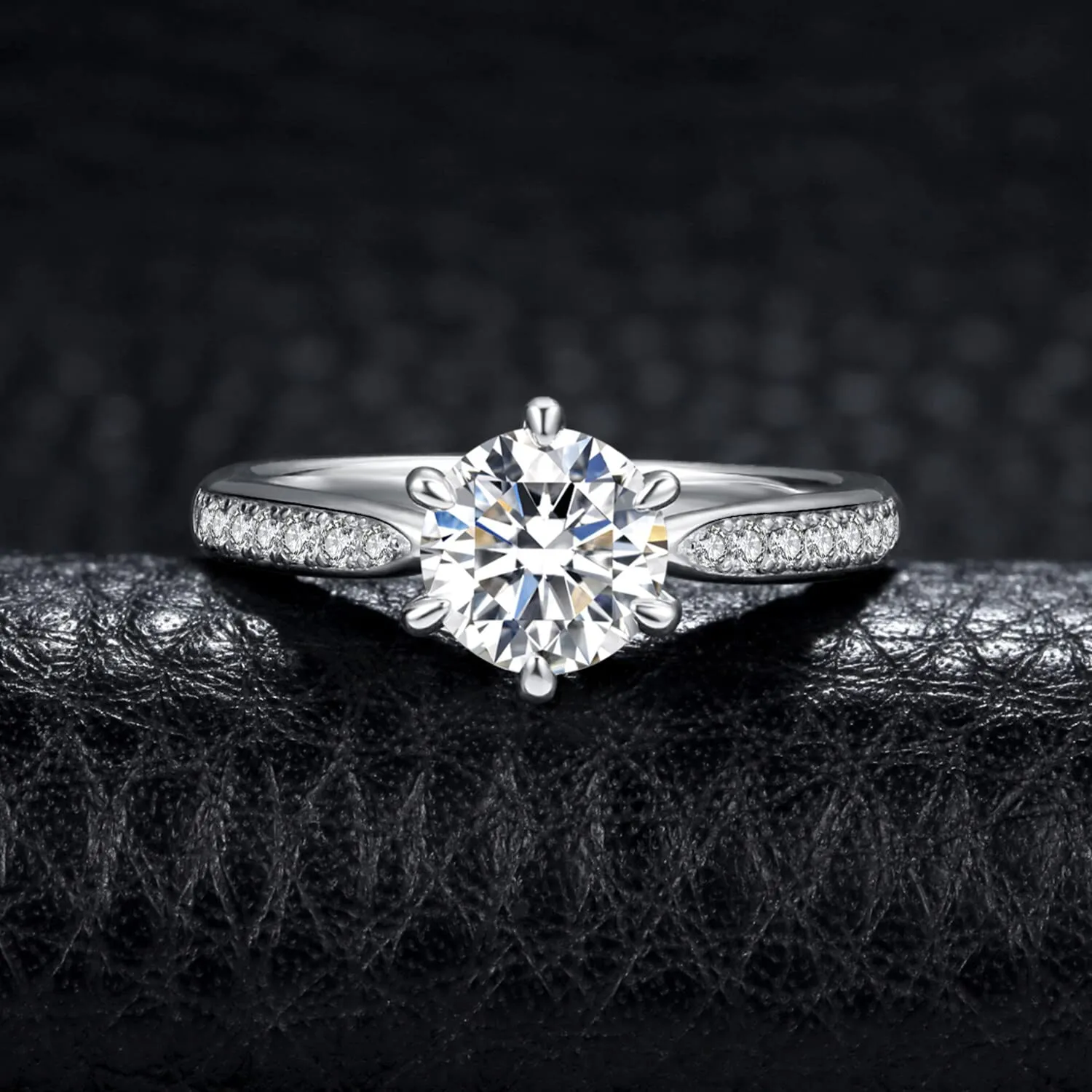 JewelryPalace 1.5ct Classico Anello Solitario Donna Argento 925 con Creato Moissanite, Diamante Simulato Anelli con Pietre Laterali, Semplice Fedine Fidanzamento in Argento Set Gioielli Donna 7 - immagine 3