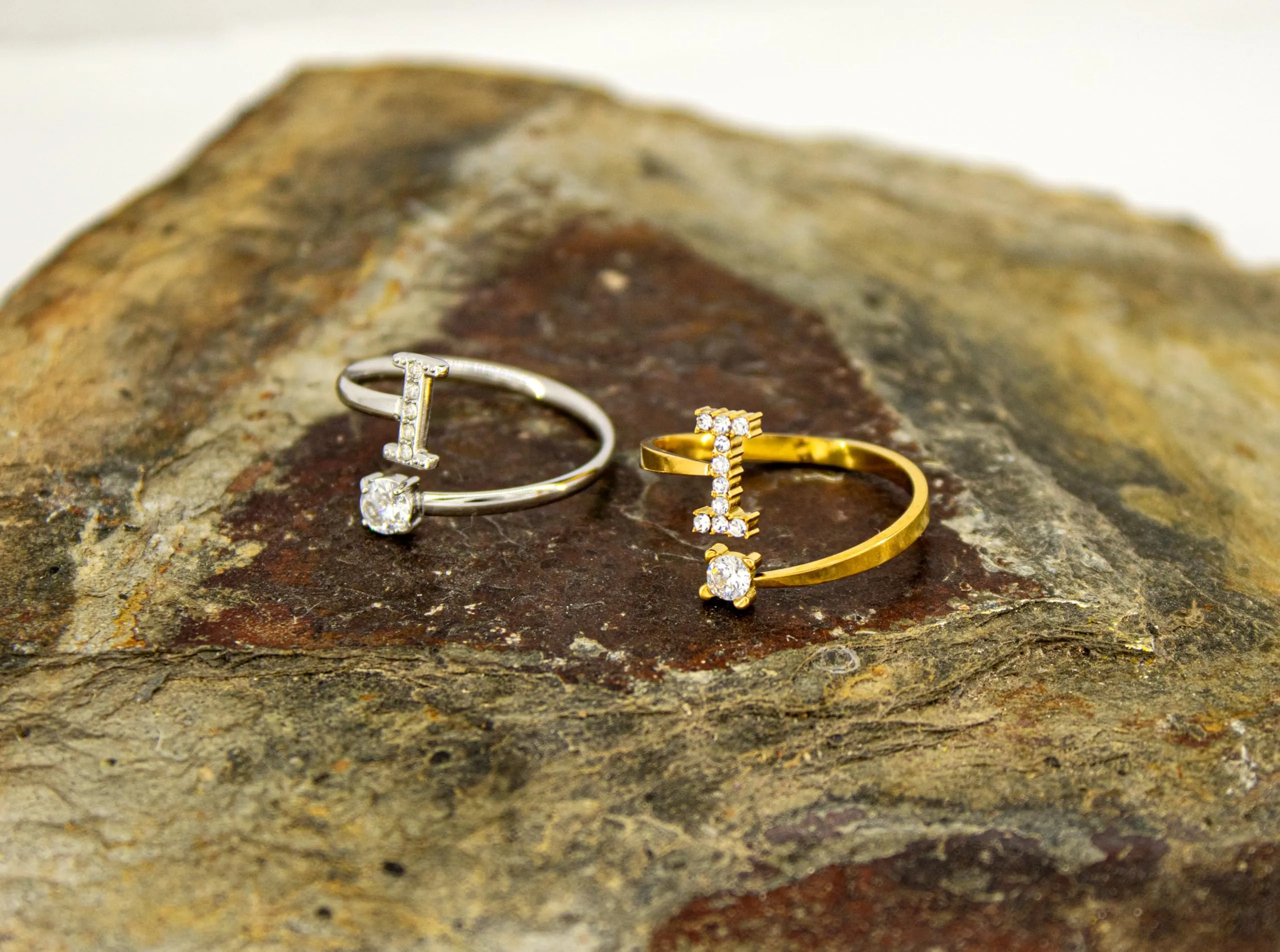 Only faith Anelli con lettera iniziale regolabile per le donne, con brillanti di zirconi, acciaio inossidabile, anelli con lettera aperta per gioielli di moda da donna - immagine 3
