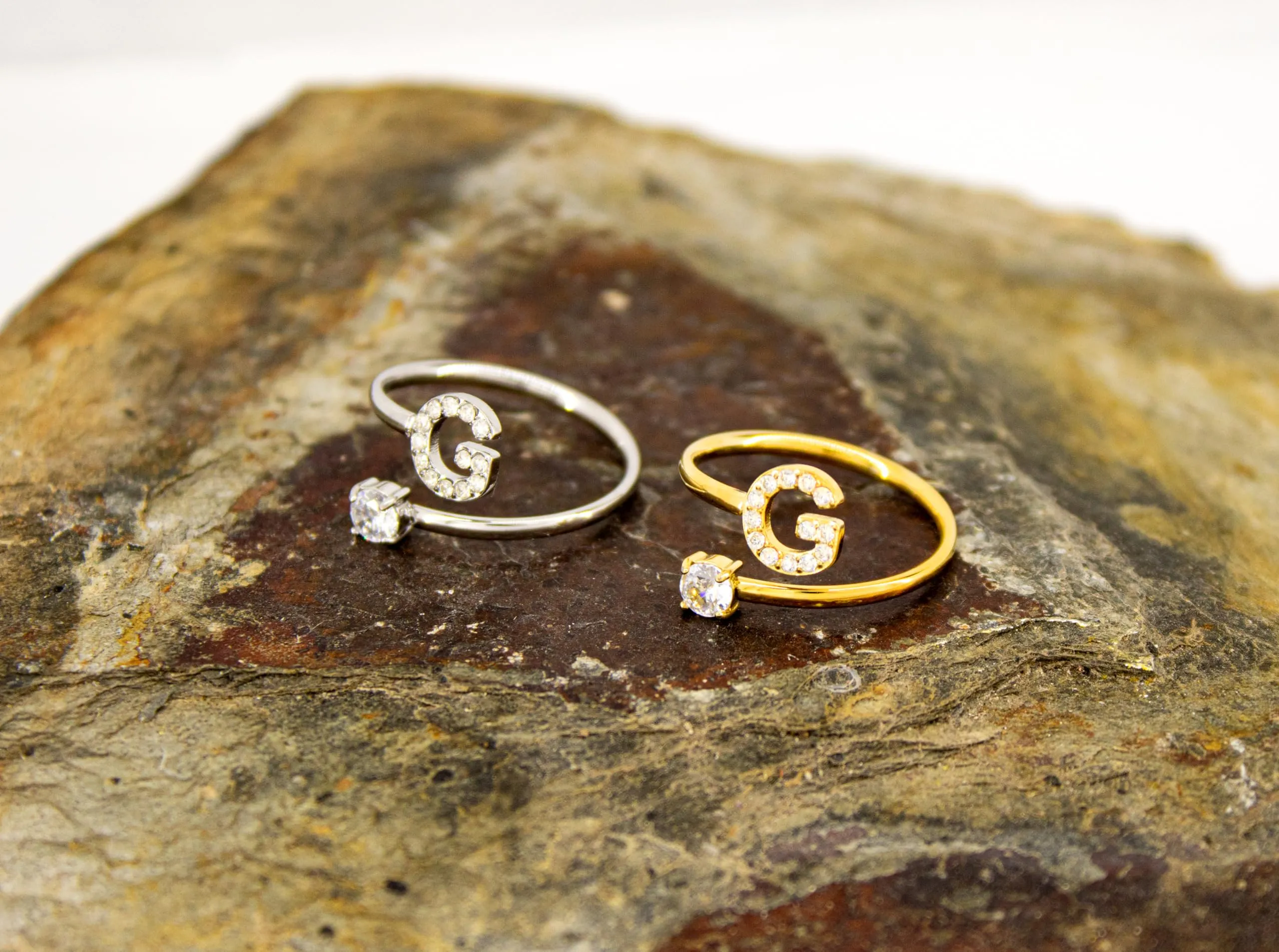 Only faith Anelli con lettera iniziale regolabile per le donne, con brillanti di zirconi, acciaio inossidabile, anelli con lettera aperta per gioielli di moda da donna - immagine 3