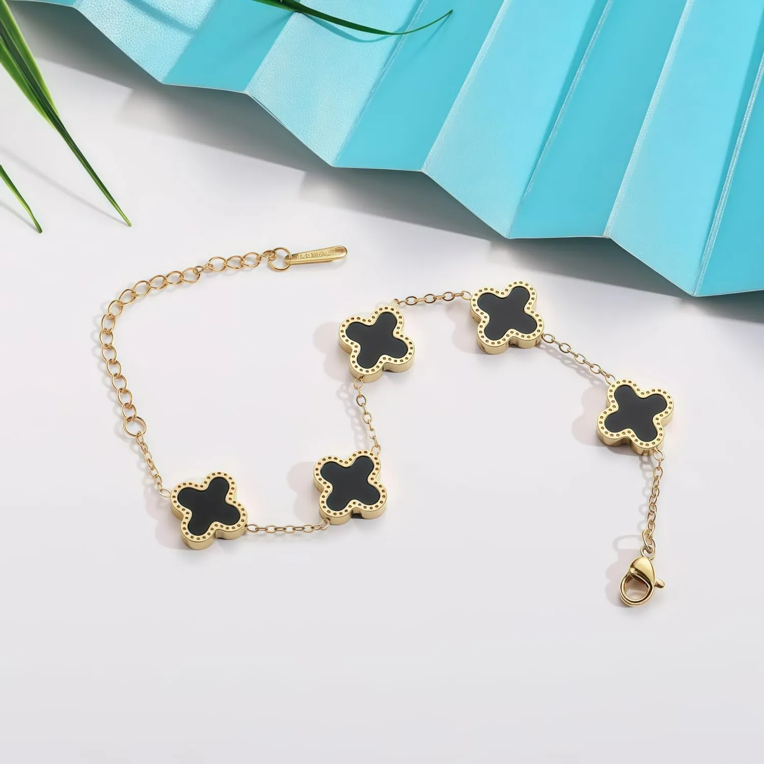 PulangRen Bracciale da Donna con Quadrifoglio, in Acciaio Inox, alla Moda, Idee Regalo Donna Mamma Amica Sorelle Regali Natale Donna Regalo Compleanno Anniversario San Valentino per Lei (Nero) - immagine 2