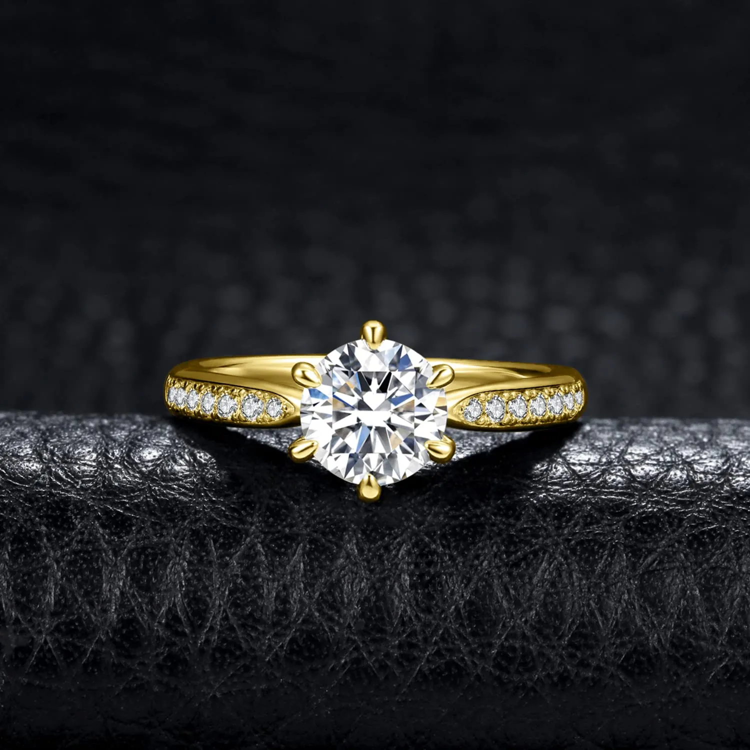 JewelryPalace 1.5ct Classico Anello Solitario Donna placcato oro giallo 14K con Creato Moissanite, Diamante Simulato Anelli Dorati con Pietre Laterali, Fedine Fidanzamento Oro Set Gioielli Donna 18.5 - immagine 3