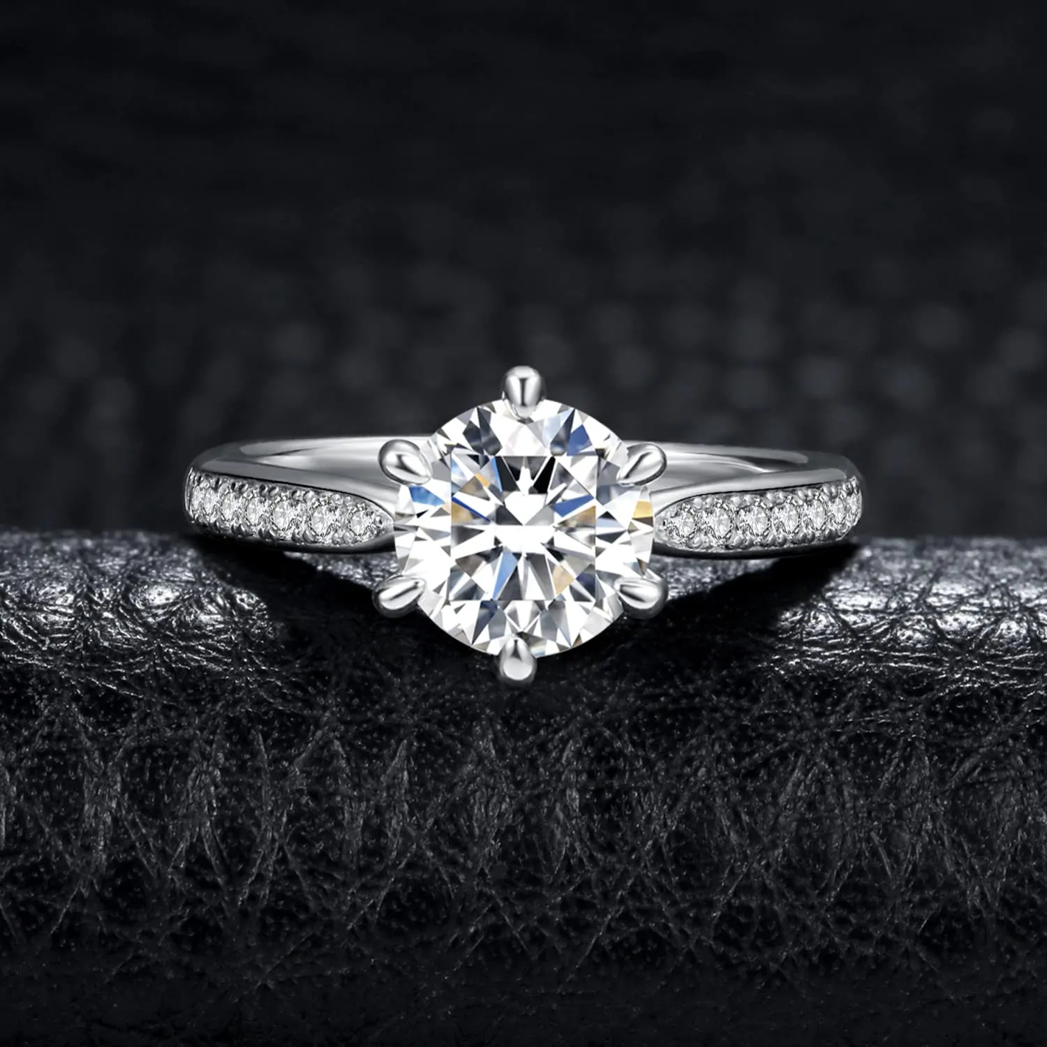 JewelryPalace 3ct Classico Anello Solitario placcato oro bianco 14K con Moissanite, Diamante Simulato Anelli con Pietre Laterali, Smeplice Fedine Fidanzamento e Anniversario Set Gioielli Donna 14.5 - immagine 3