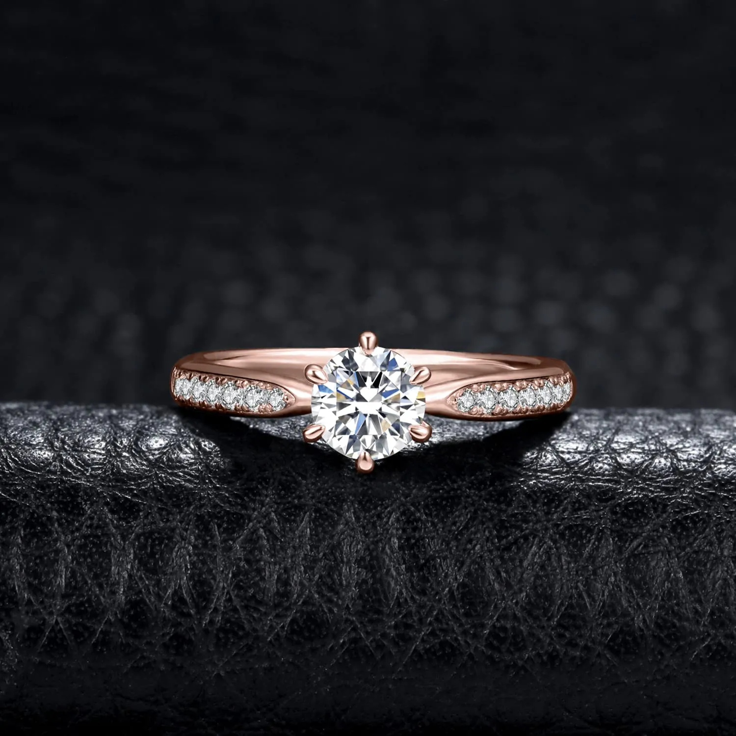 JewelryPalace 0.5ct Classico Anello Solitario Donna placcato oro rosa 14K Creato Moissanite, Diamante Simulato Anelli con Pietre Laterali, Semplice Fedine Fidanzamento Oro Rosa Set Gioielli Donna 14.5 - immagine 3
