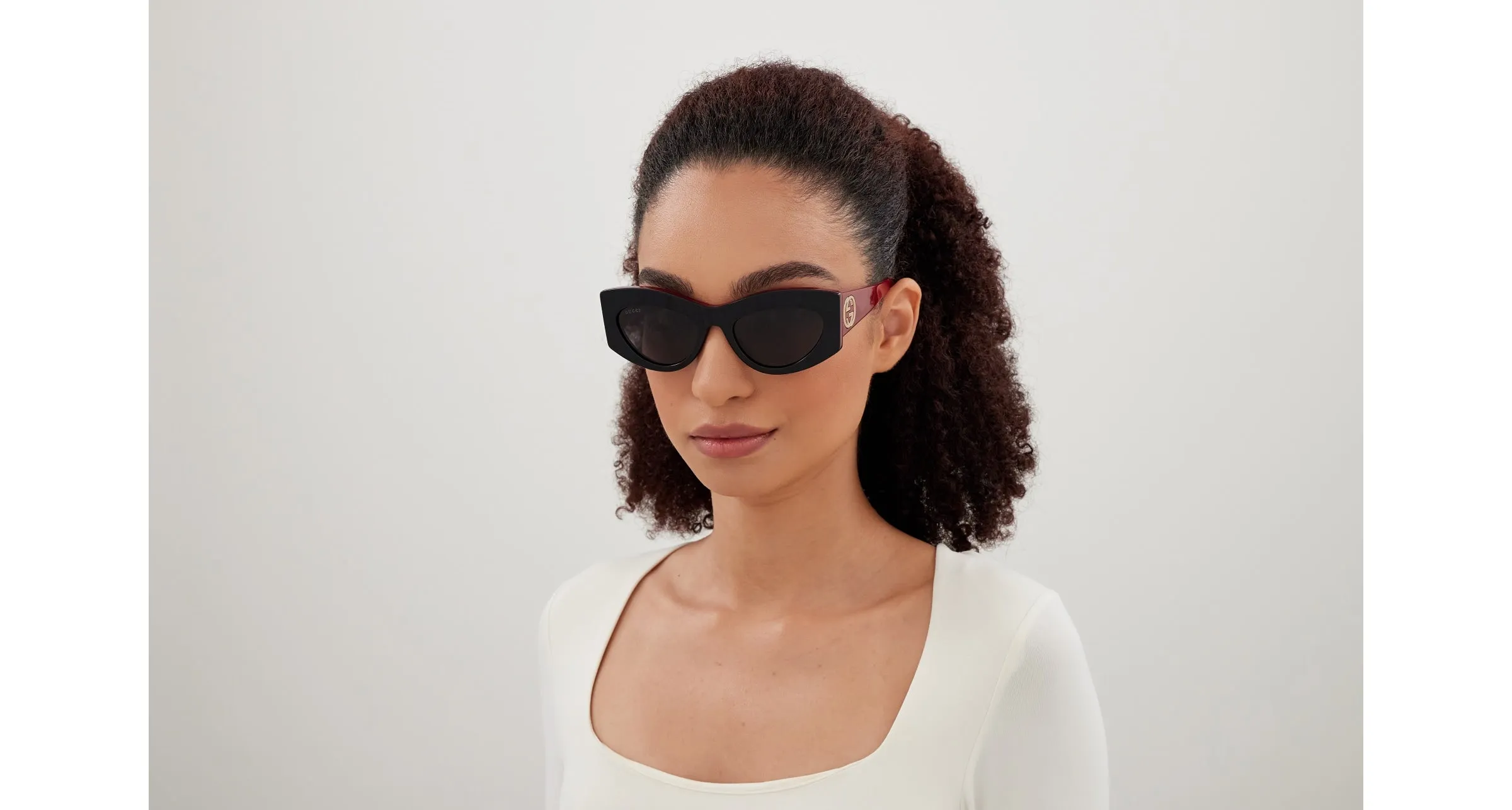 Gucci GG1843S 006 Occhiali da sole Acetato Nero Grigio Cat Eye - immagine 4