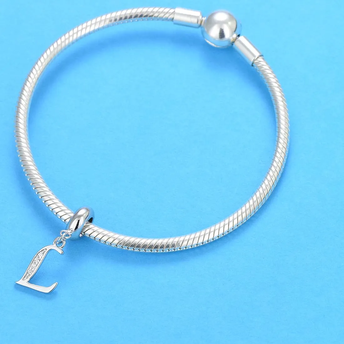 Charm in argento Sterling 925 con ciondolo a forma di lettera dell'alfabeto, utilizzabile come iniziale o per formare parole, compatibile con bracciali Pandora L - immagine 3