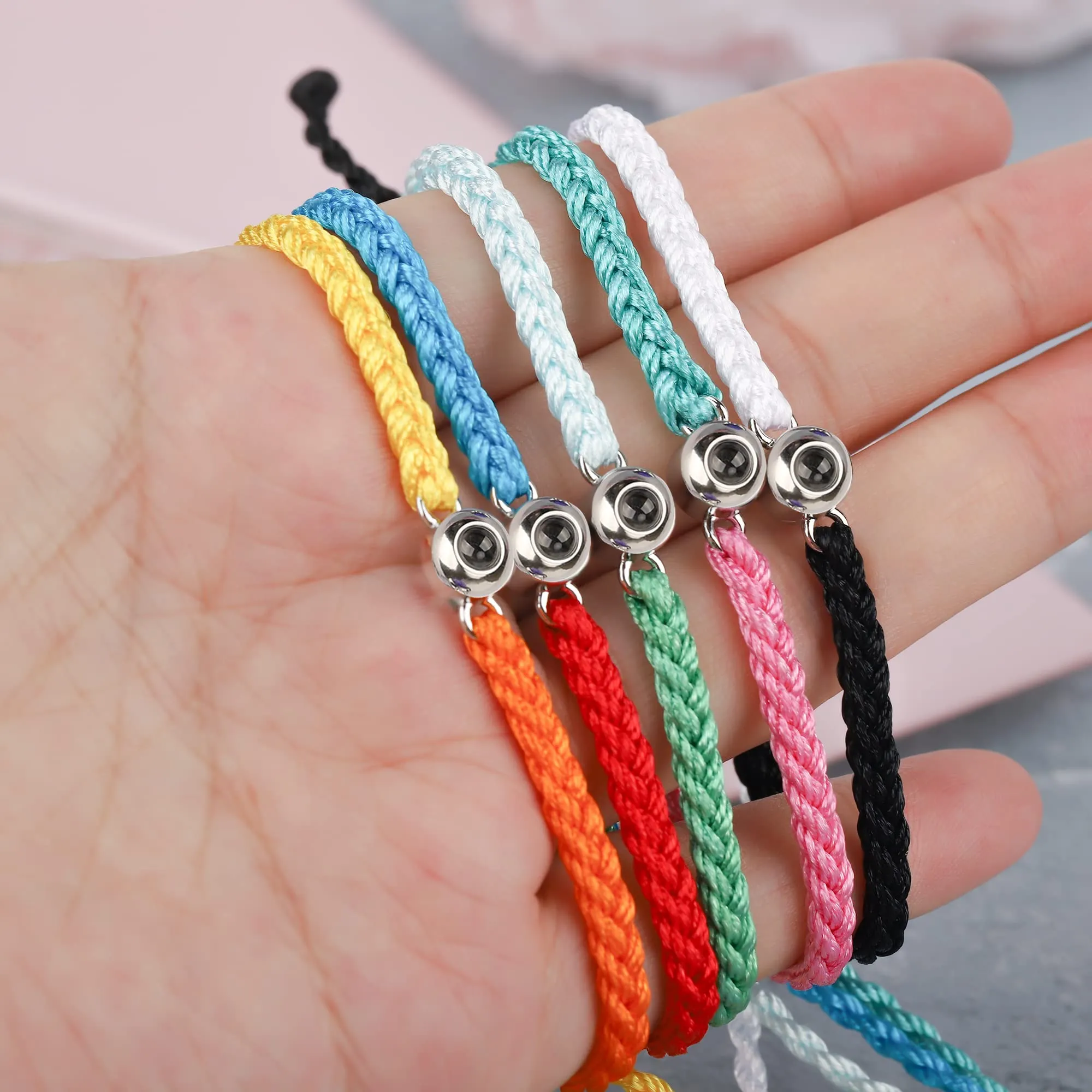 Nergaebe Bracciale personalizzato con foto per uomini donne Bracciale personalizzato con proiezione di foto Bracciali con foto a cerchio con immagine all'interno Bracciale intrecciato regolabile - immagine 2