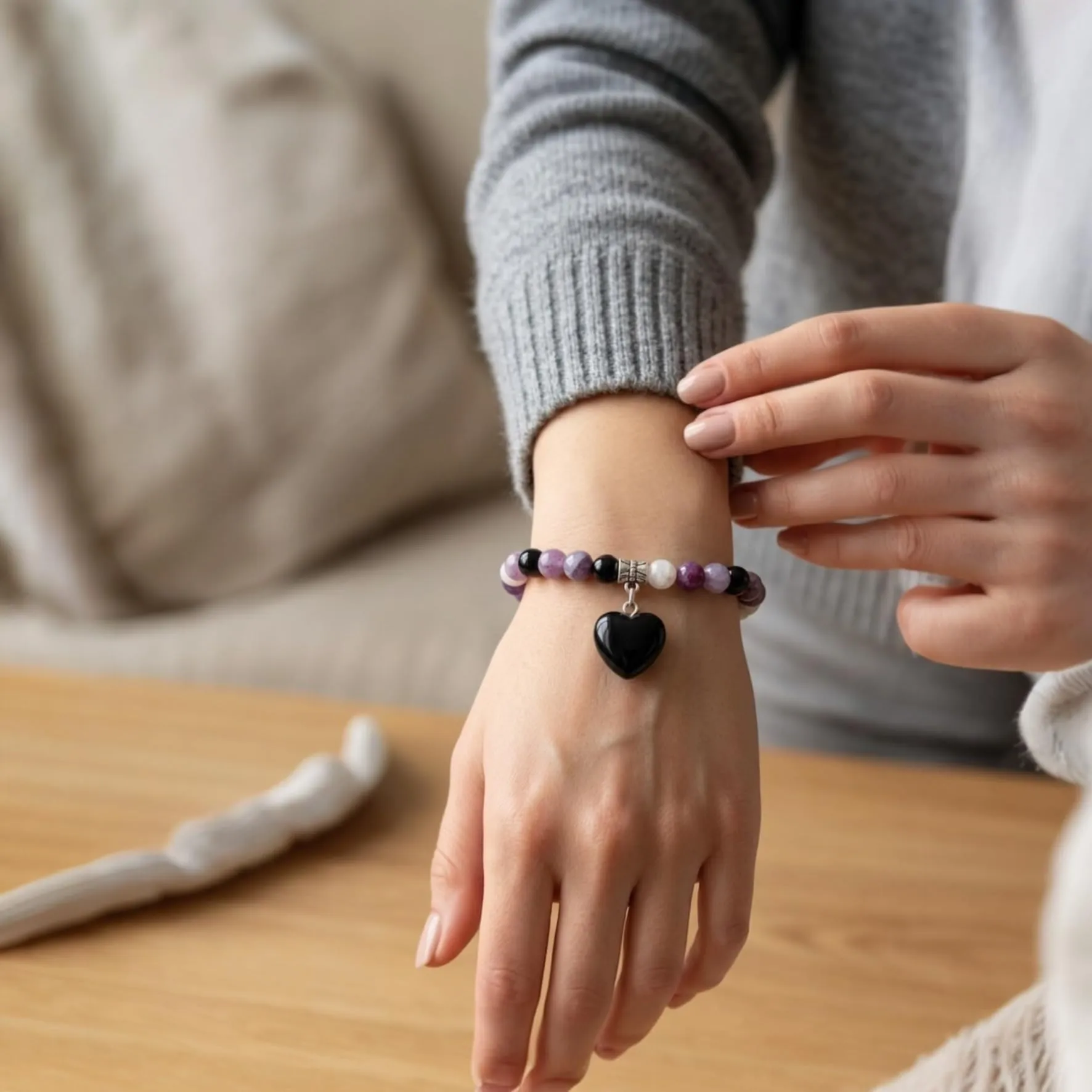 Bracciale con Pietre Naturali Vere e Ciondolo a Cuore, Energia Positiva, Armonia Interiore e Protezione Spirituale, Amore e Benessere (Tormalina Policroma) - immagine 3