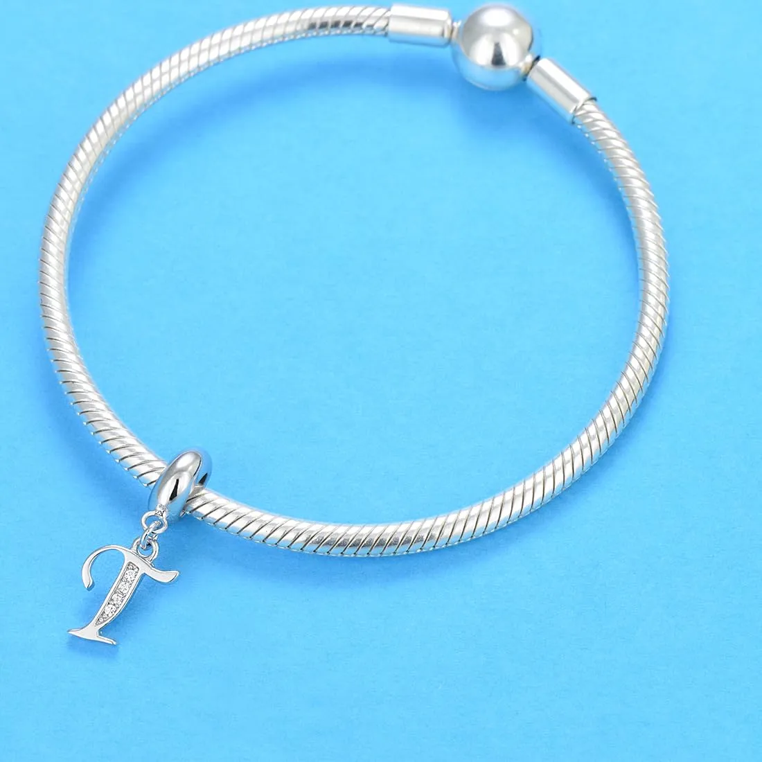Charm in argento Sterling 925 con ciondolo a forma di lettera dell'alfabeto, utilizzabile come iniziale o per formare parole, compatibile con bracciali Pandora T - immagine 3