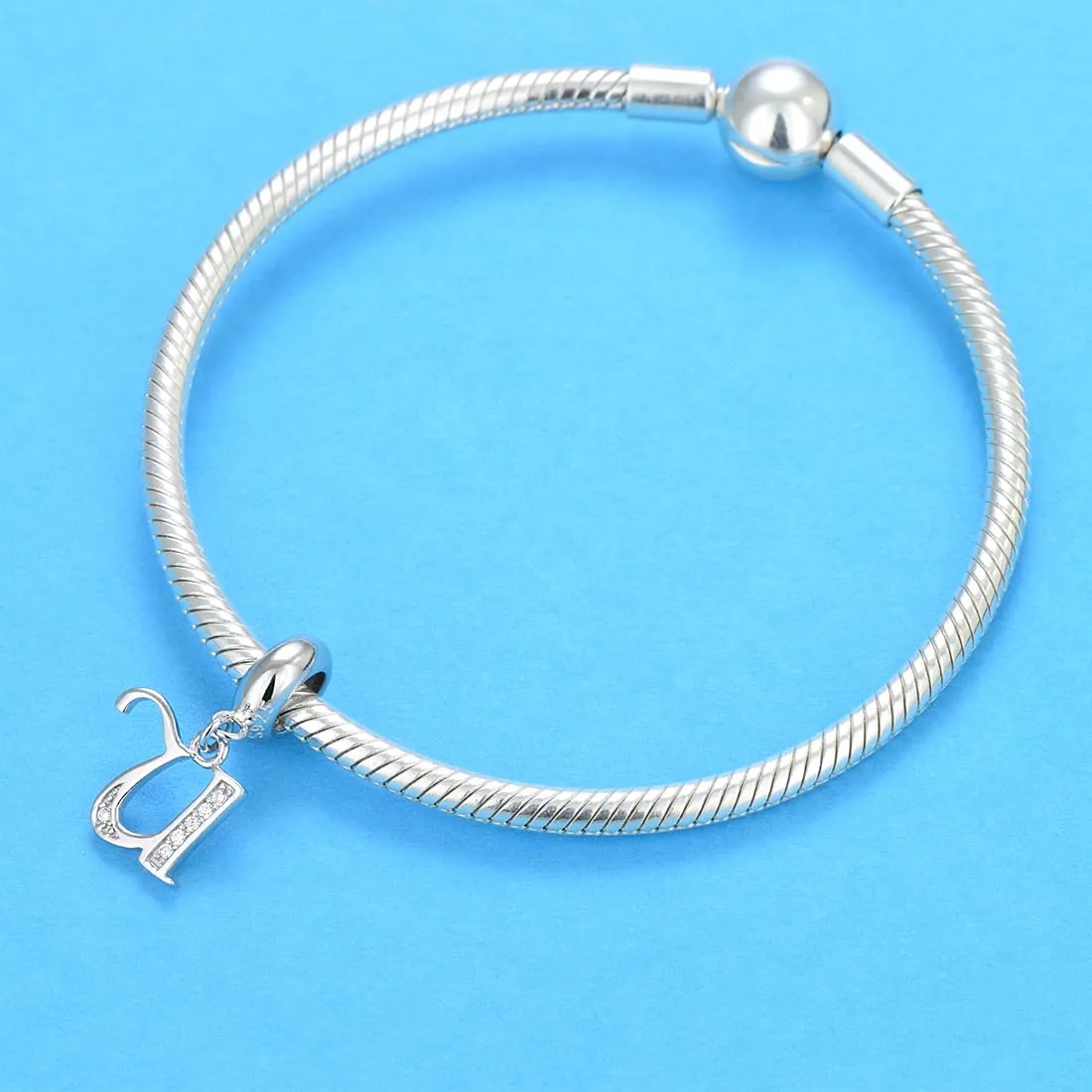 Charm in argento Sterling 925 con ciondolo a forma di lettera dell'alfabeto, utilizzabile come iniziale o per formare parole, compatibile con bracciali Pandora U - immagine 3