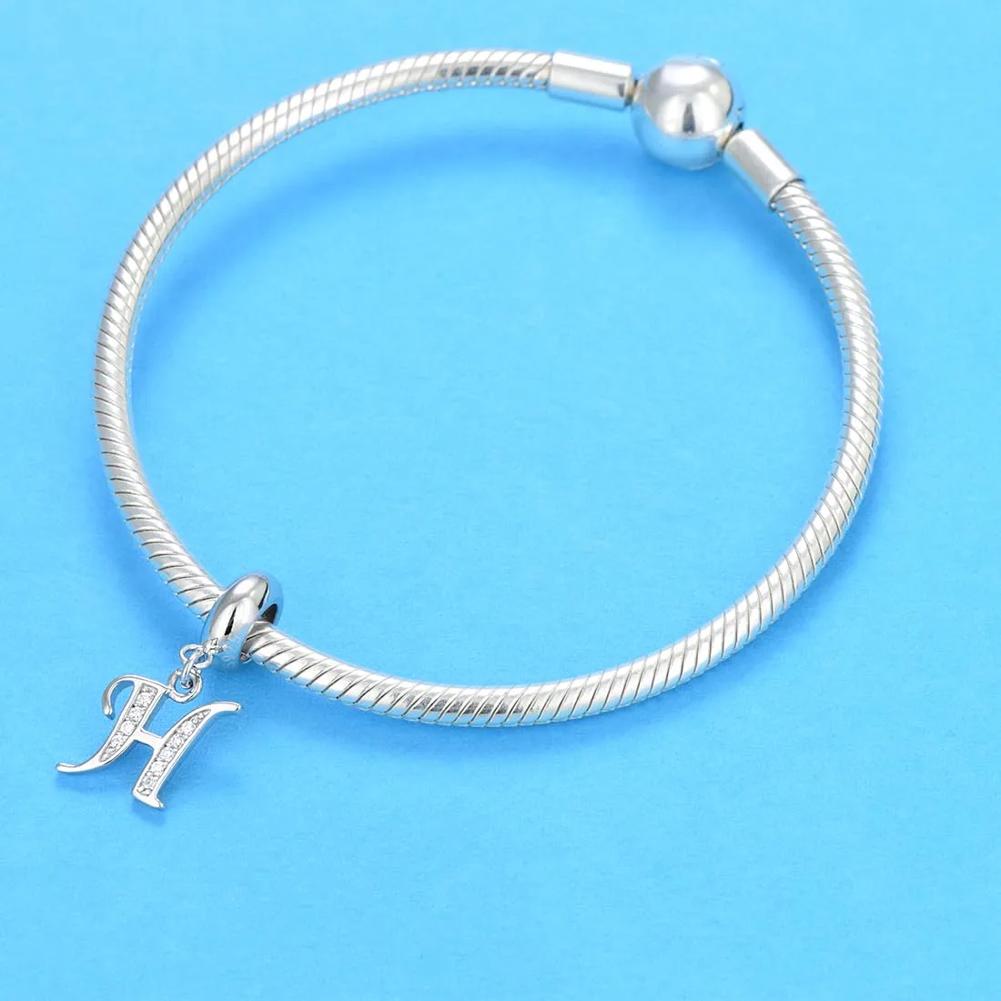 Charm in argento Sterling 925 con ciondolo a forma di lettera dell'alfabeto, utilizzabile come iniziale o per formare parole, compatibile con bracciali Pandora H - immagine 3