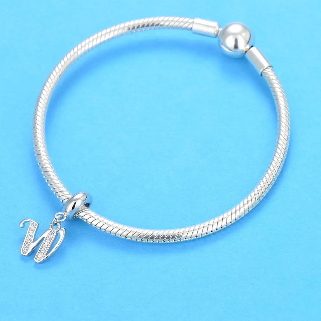 Charm in argento Sterling 925 con ciondolo a forma di lettera dell'alfabeto, utilizzabile come iniziale o per formare parole, compatibile con bracciali Pandora W - immagine 3