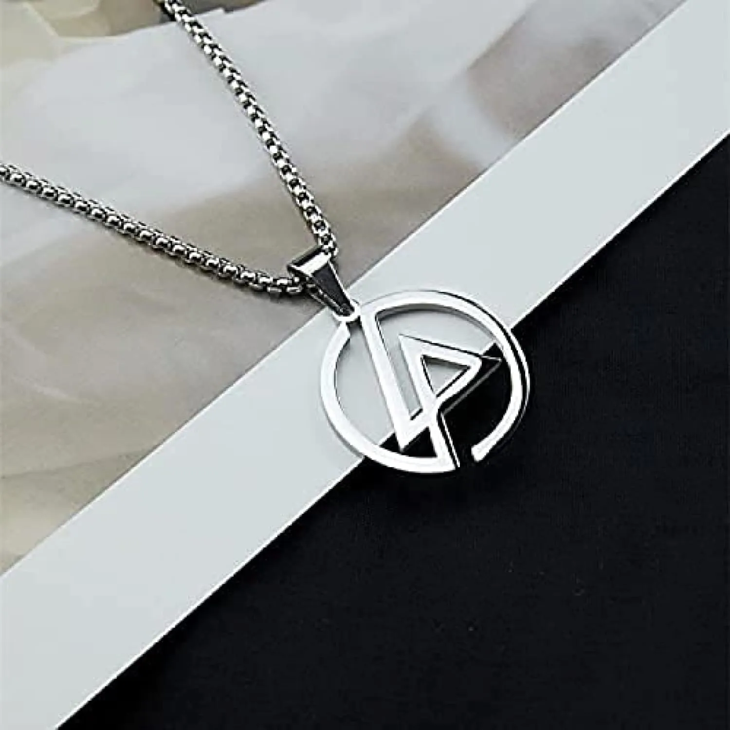 Collana Collana Trendy Hip Hop Uomo e Donna Rock Band Logo Logo Collana Pendente - immagine 4