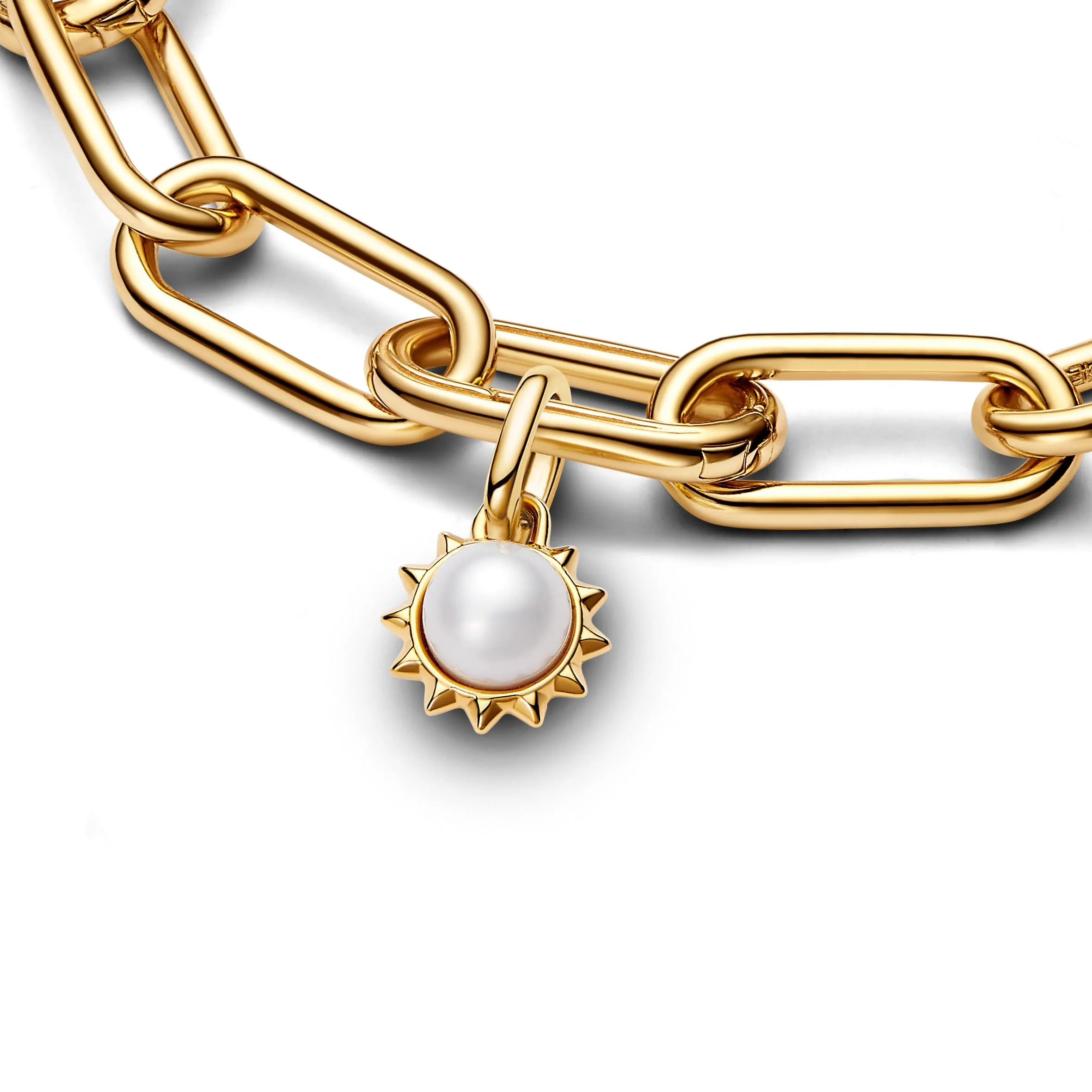 PANDORA ME Mini pendente con sole placcato in oro 14k con perla coltivata d'acqua dolce bianca trattata - immagine 3
