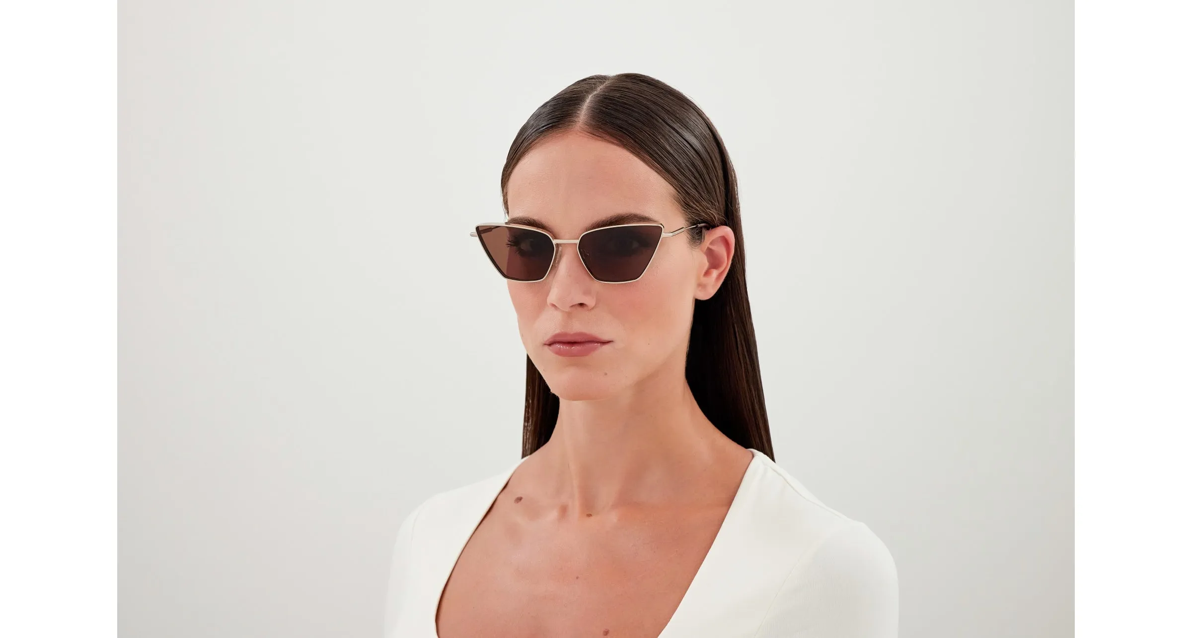 Alexander McQueen AM0501S 002 Occhiali da sole Metallo Oro Marrone Cat Eye - immagine 4