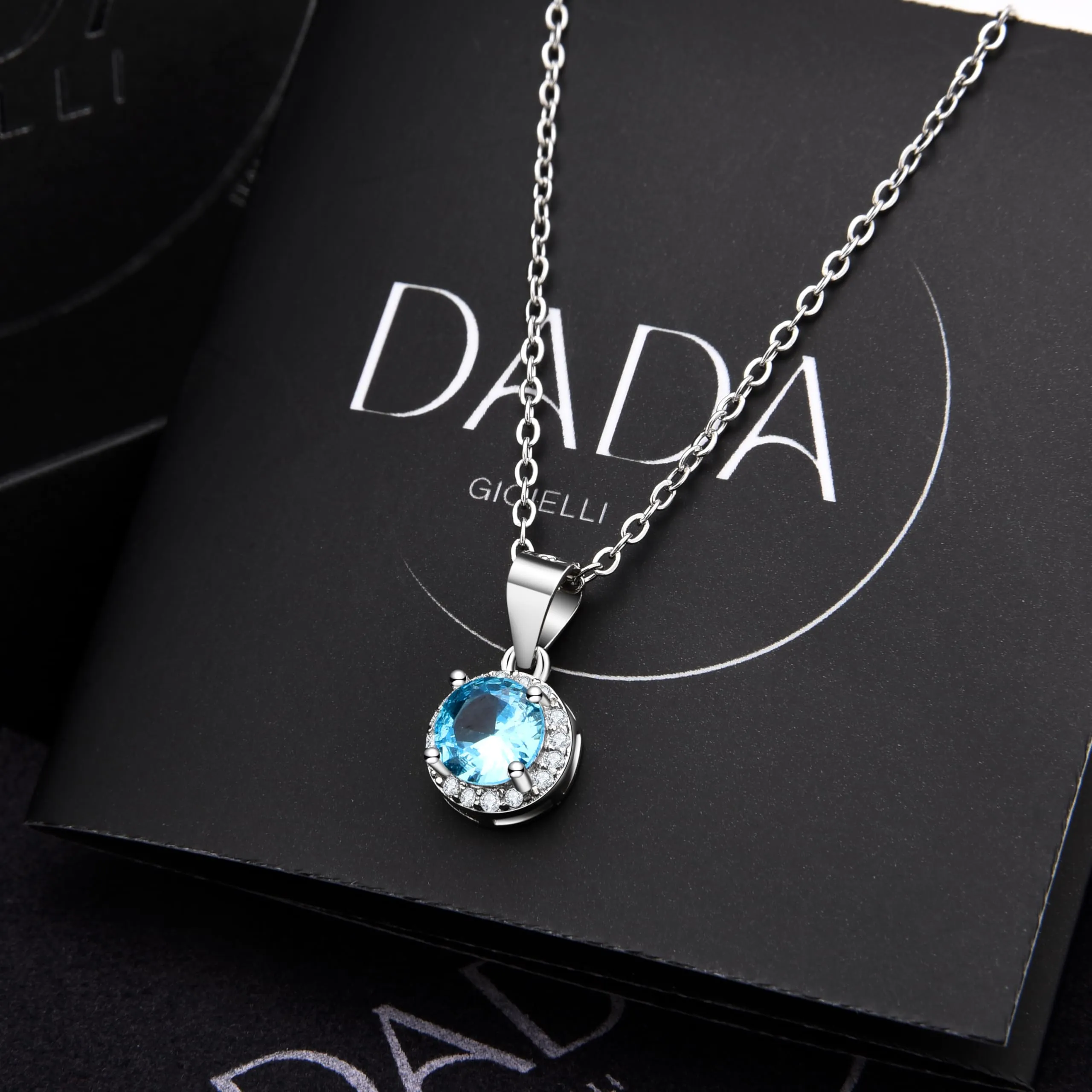Dada Gioielli - Collana Rotondo 9mm Punto Luce Argento 925 Con Zirconi Brillanti Catenina 45+5cm (Azzurro Acquamarina) - immagine 3