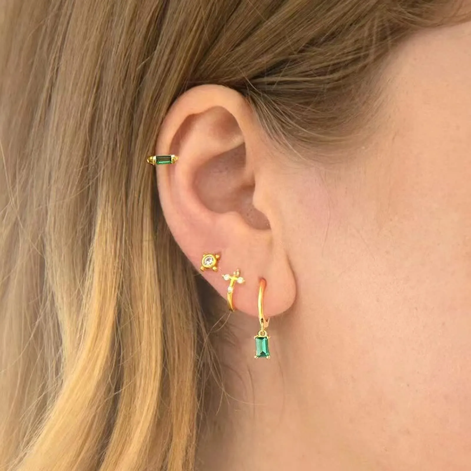 Orecchini in Rame Piccoli Cerchio Oro Con Goccia Verde E Orecchini A Bottone Verdi, Per Donne Cerchi In Oro 14K Anallergici Donna Per Bambine E Uomini 4 PCS… - immagine 5