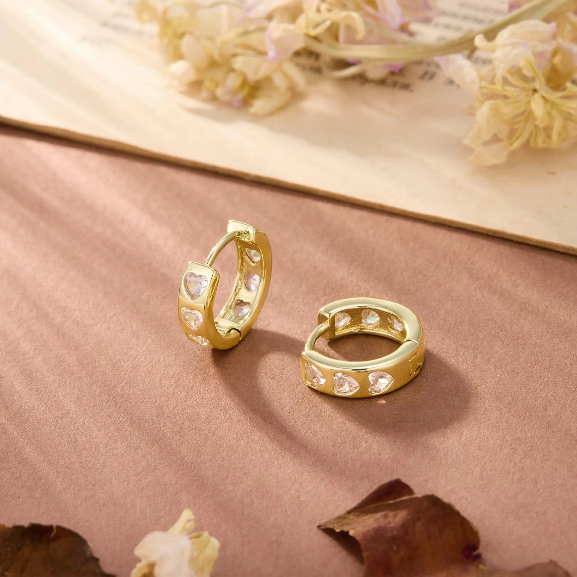 ALEXCRAFT Orecchini Cerchio Donna Oro 14K Huggie Cuore con Zirconi - immagine 3