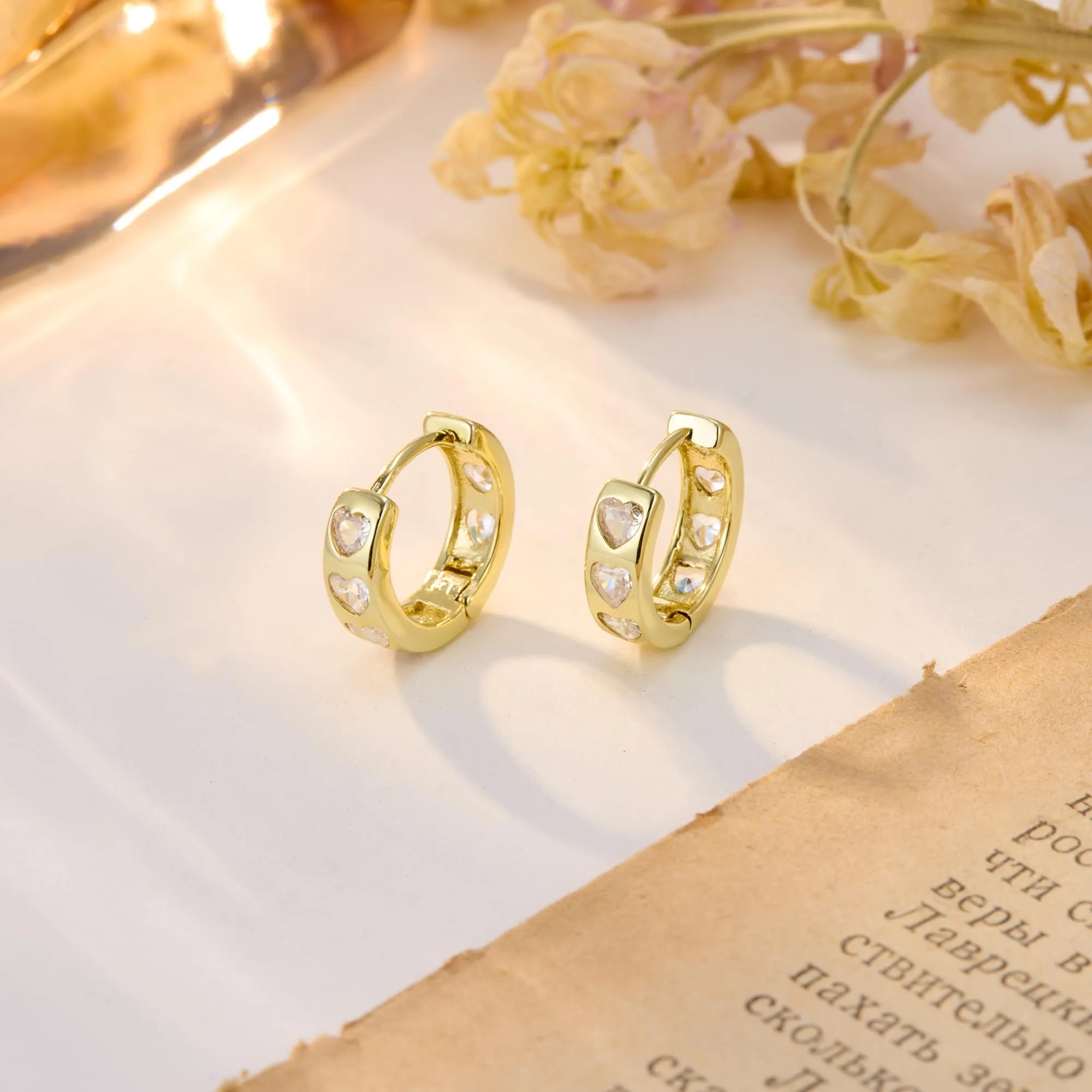 ALEXCRAFT Orecchini Cerchio Donna Oro 14K Huggie Cuore con Zirconi - immagine 4