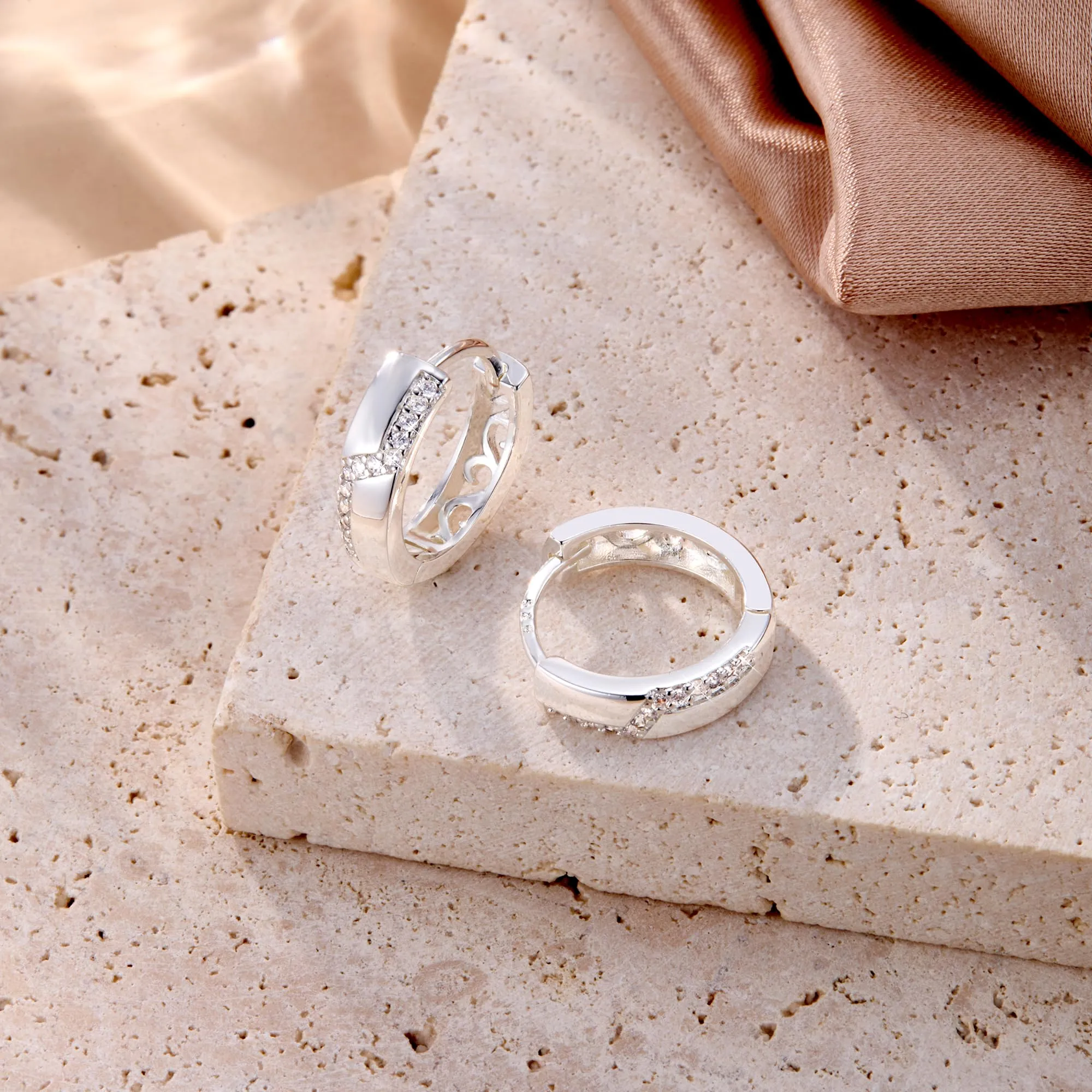 ALEXCRAFT Orecchini Cerchio Donna Argento Spessi Zirconi Brillantini Huggie - immagine 3