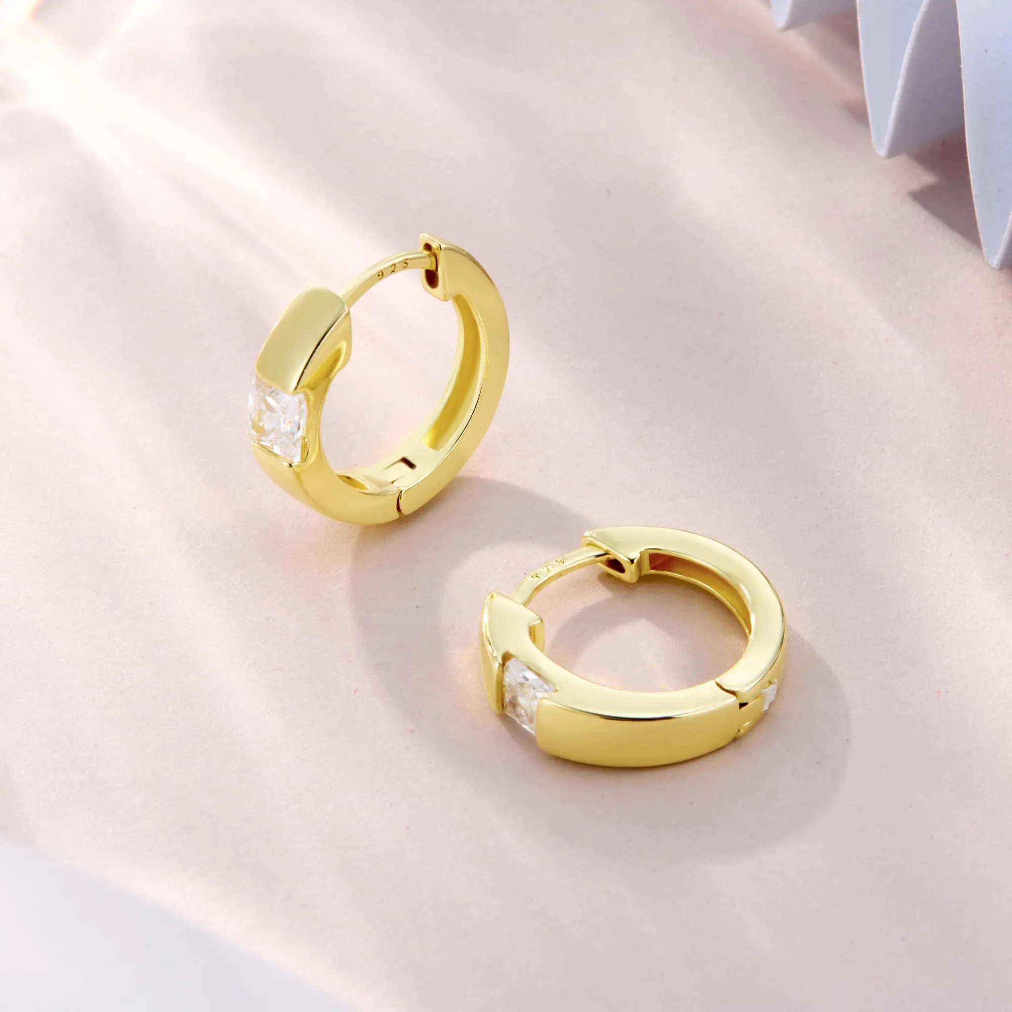 ALEXCRAFT Orecchini Cerchio Donna Oro 14K Zirconi Quadrati Huggie Spessi - immagine 2