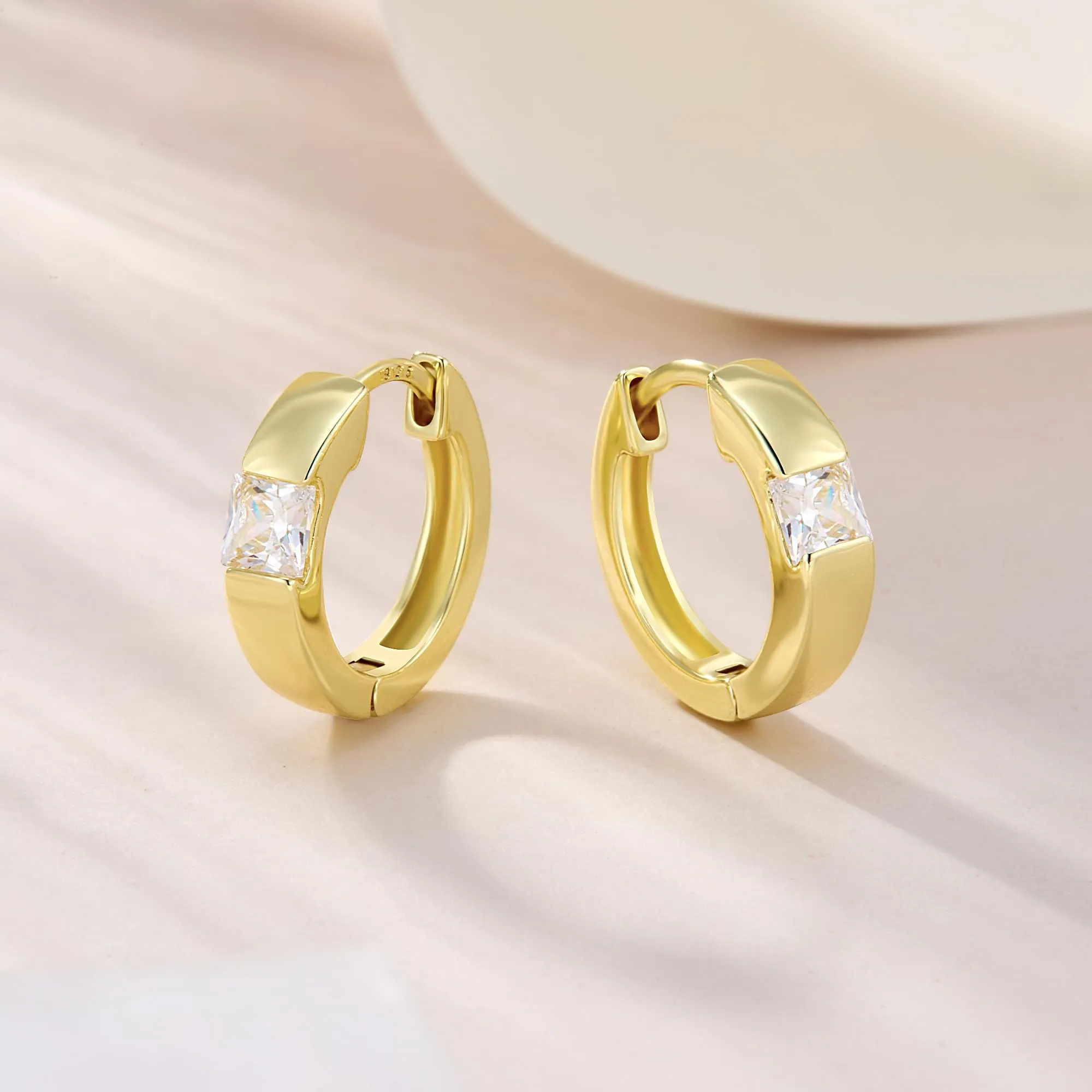 ALEXCRAFT Orecchini Cerchio Donna Oro 14K Zirconi Quadrati Huggie Spessi - immagine 3