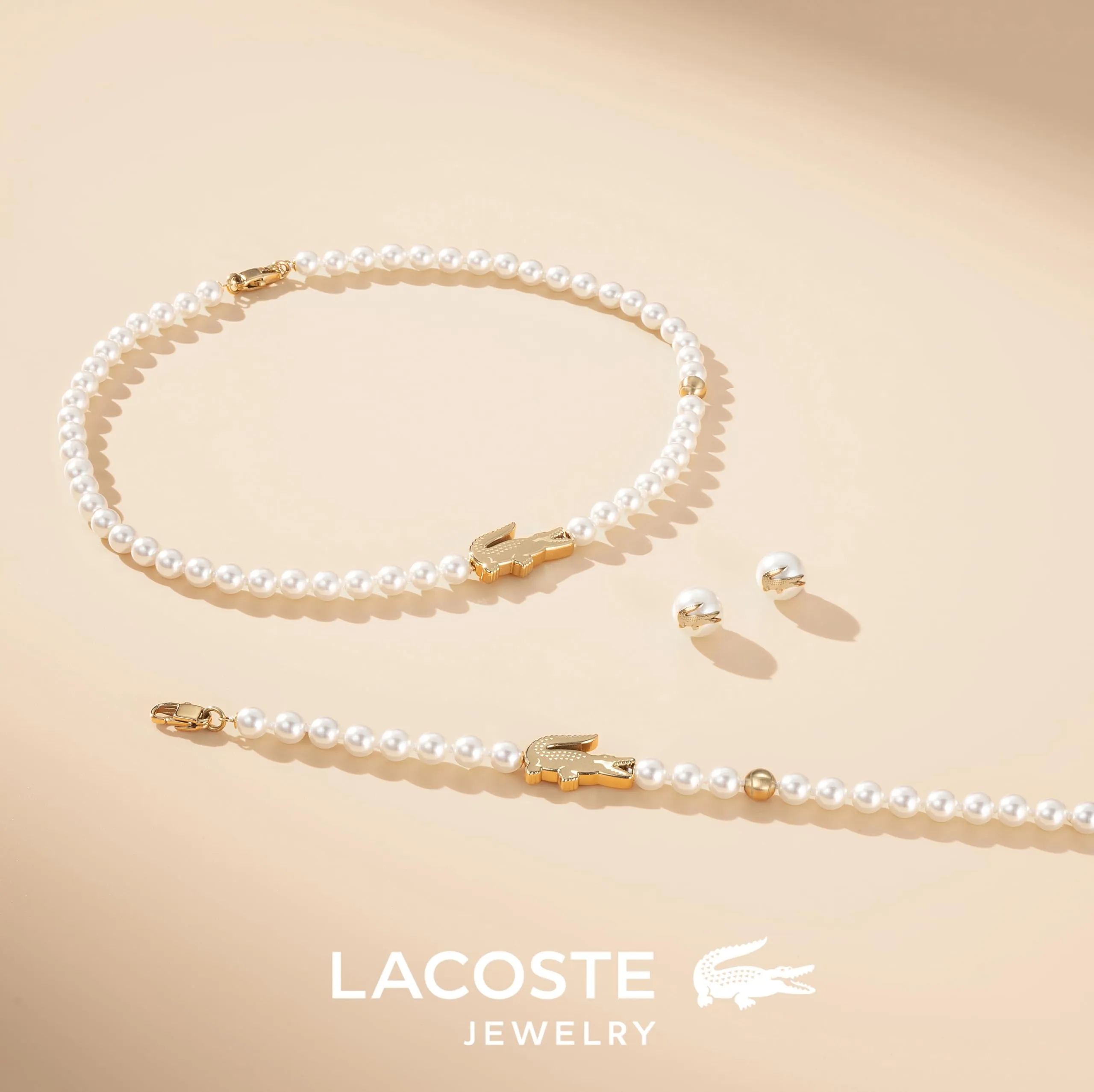 Lacoste Collana, Bracciale e Orecchini in Faux Perle Per Uomo e Donna Collezione MATCHPOINT con Charms Diversi color Oro Giallo - immagine 5