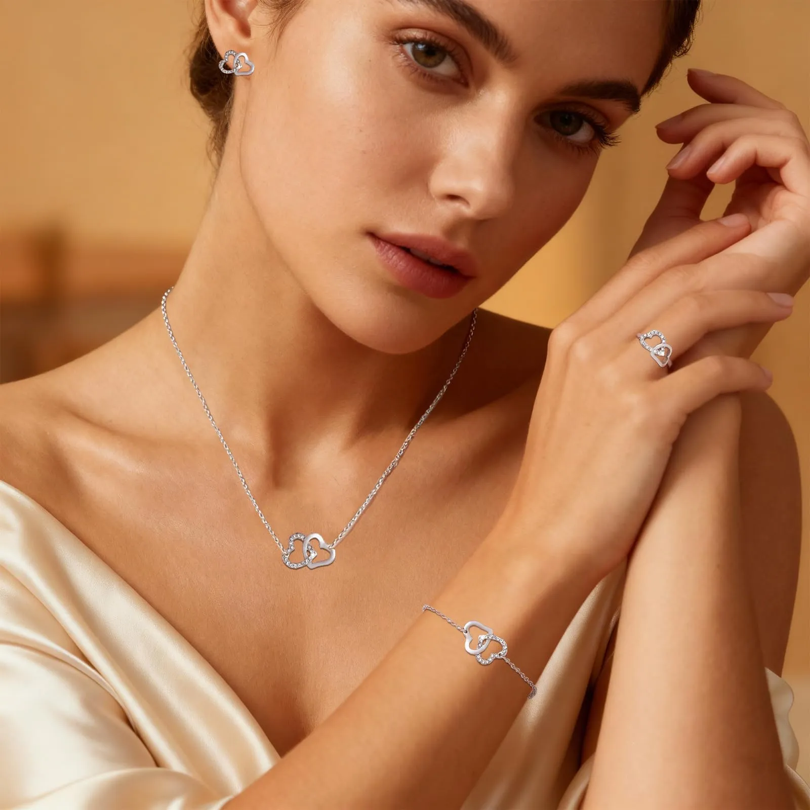 Bcenoilua Parure Gioielli per Donna Ragazze Acciaio Inossidabile Placcato Oro Collana Orecchini Bracciali Anello Parure in Argento con Strass Cuore Pendente Set di Gioielli (Argento, Taglia unica) - immagine 7