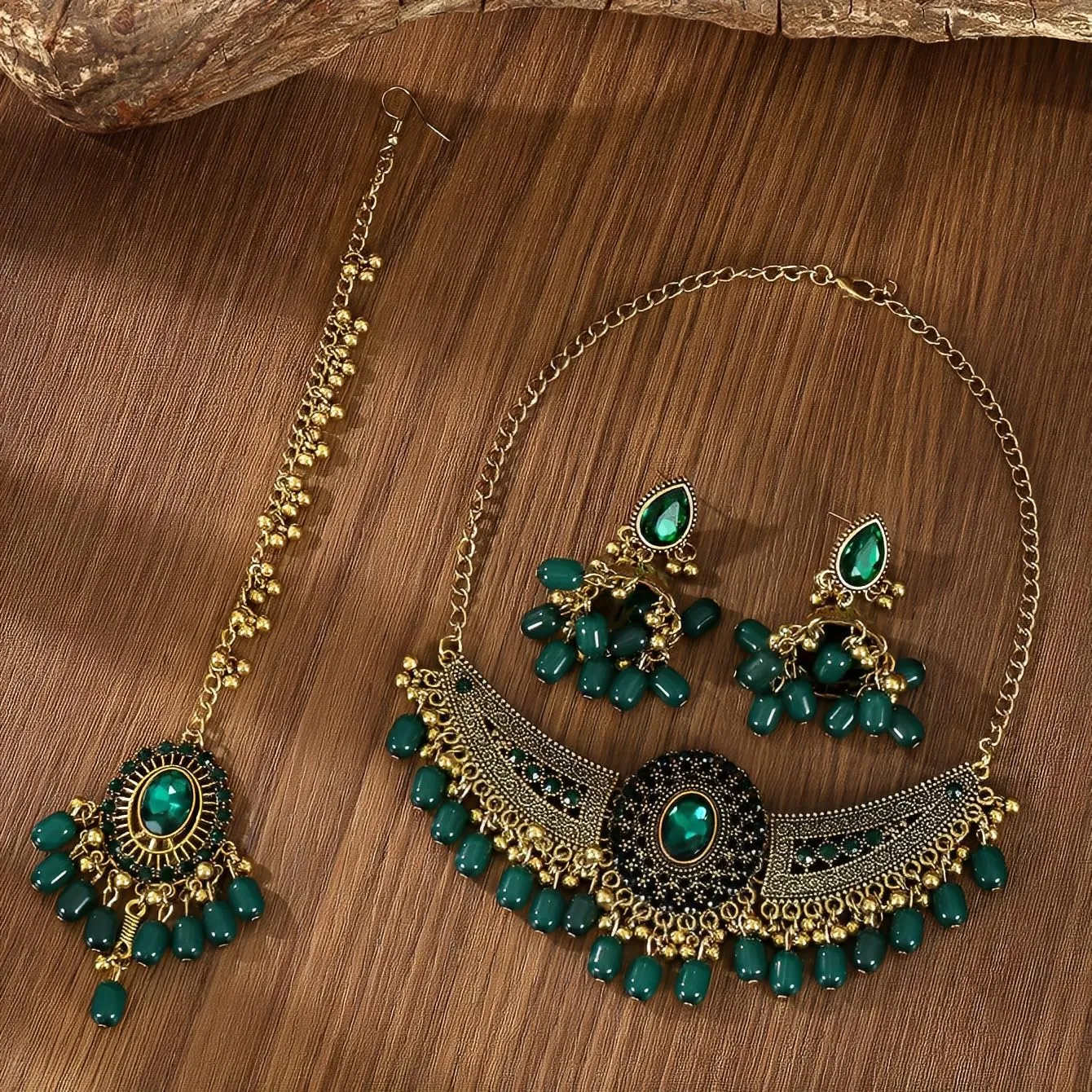 IMINI Set di gioielli tradizionali Kundan, collana, orecchini Jhumka e Maang Tikka, accessori da sposa e matrimonio per donne, feste etniche e festival, Medium, Metallo, Zirconia cubica - immagine 2