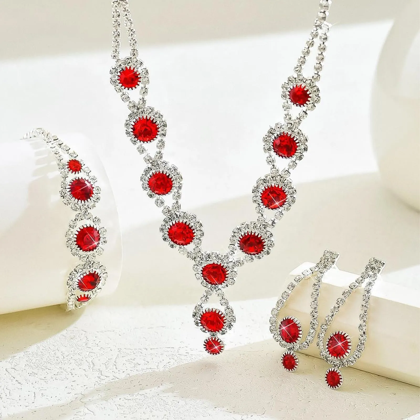 AOWVUTS Cristallo Set di Gioielli da Sposa Donne Argento Parure Gioielli con Strass Rotondo Collana Orecchini Pendenti Bracciale Set Gioielli da Zirconia Cubica (Rosso) - immagine 6