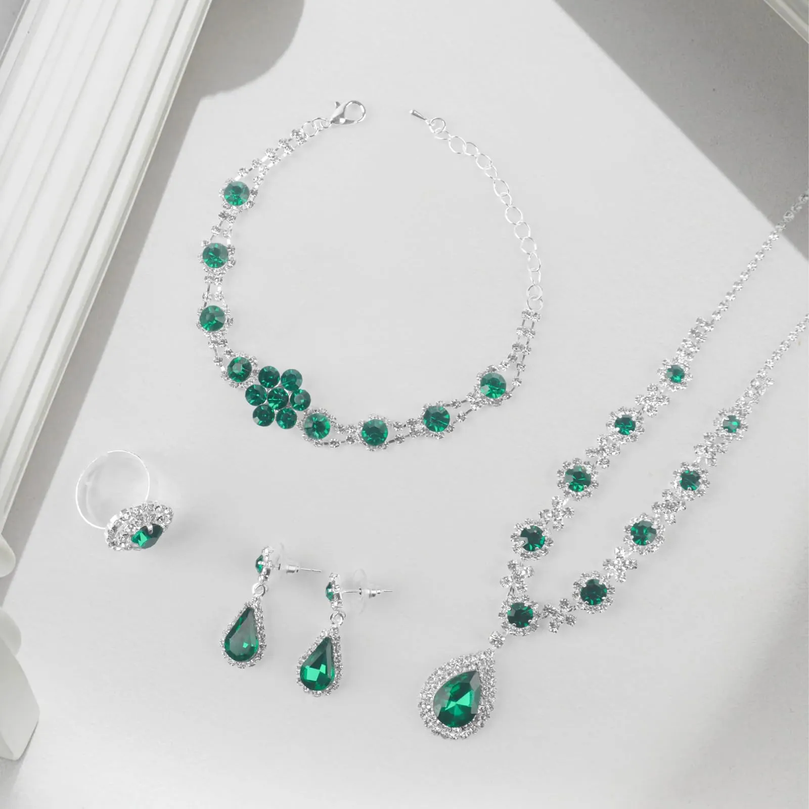 LjFrexia Parure di Gioielli per Donna, Set 4 Pezzi con Goccia d'Acqua Zircone Collana, Braccialetto, Orecchini e Anello, Set di Gioielli da Sposa, per Feste e Matrimonio, Verde - immagine 3