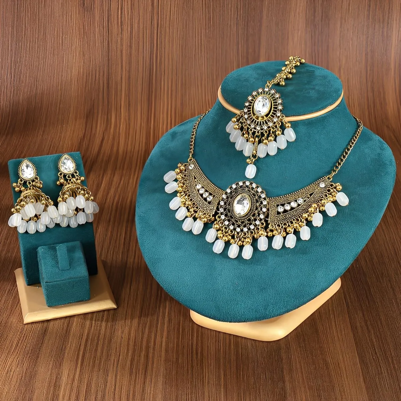 IMINI Set di gioielli tradizionali Kundan, collana, orecchini Jhumka e Maang Tikka – Accessori completi da sposa e matrimonio per donne, feste etniche e festival, Medium, Metallo, Zirconia cubica - immagine 3