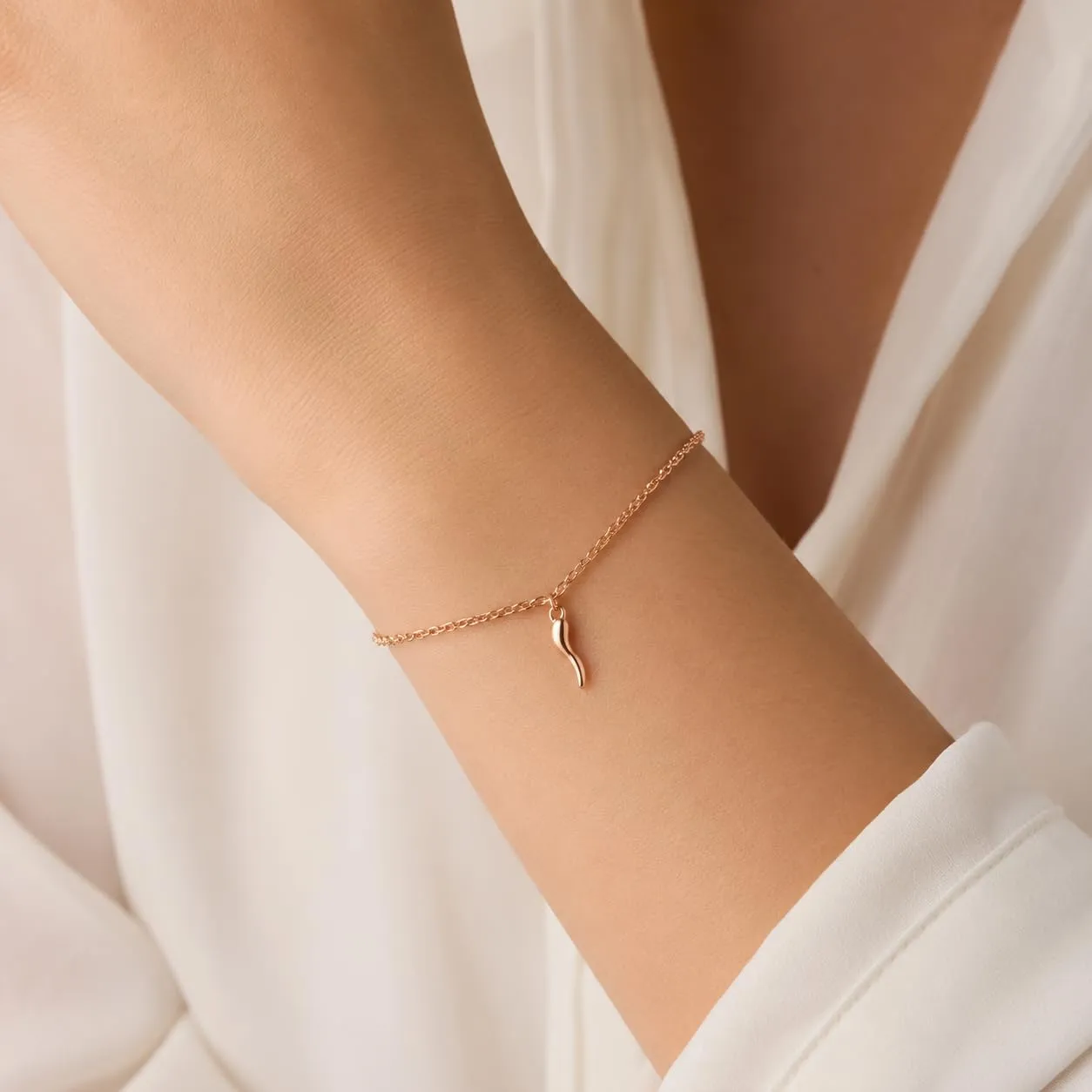 Louis Ciocchetti Bracciale in Acciaio con Corno Portafortuna – Bracciale Regolabile Uomo e Donna con Chiusura a Moschettone, Lunghezza 16 cm + 5 cm - immagine 4