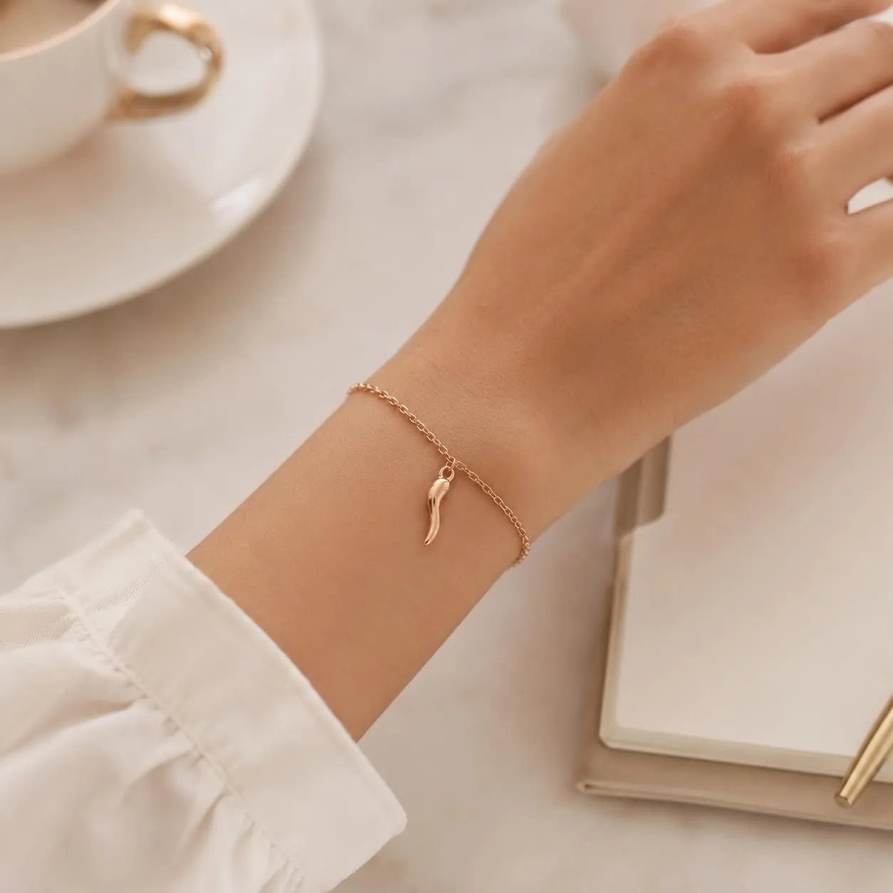 Louis Ciocchetti Bracciale in Acciaio con Corno Portafortuna – Bracciale Regolabile Uomo e Donna con Chiusura a Moschettone, Lunghezza 16 cm + 5 cm - immagine 7