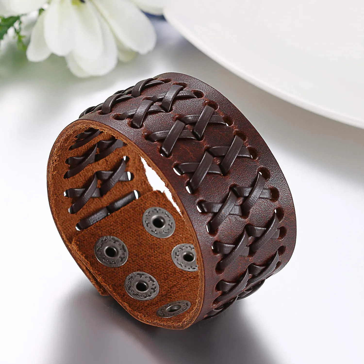 JewelryWe Bracciale da Uomo Donna Unisex Largo di Pelle PU Regolabile Colore Marrone Nero - immagine 5