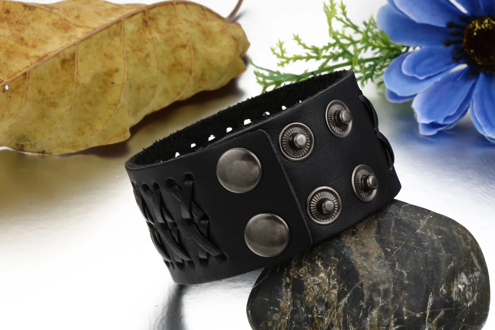 JewelryWe Bracciale da Uomo Donna Unisex Largo di Pelle PU Regolabile Colore Marrone Nero - immagine 4