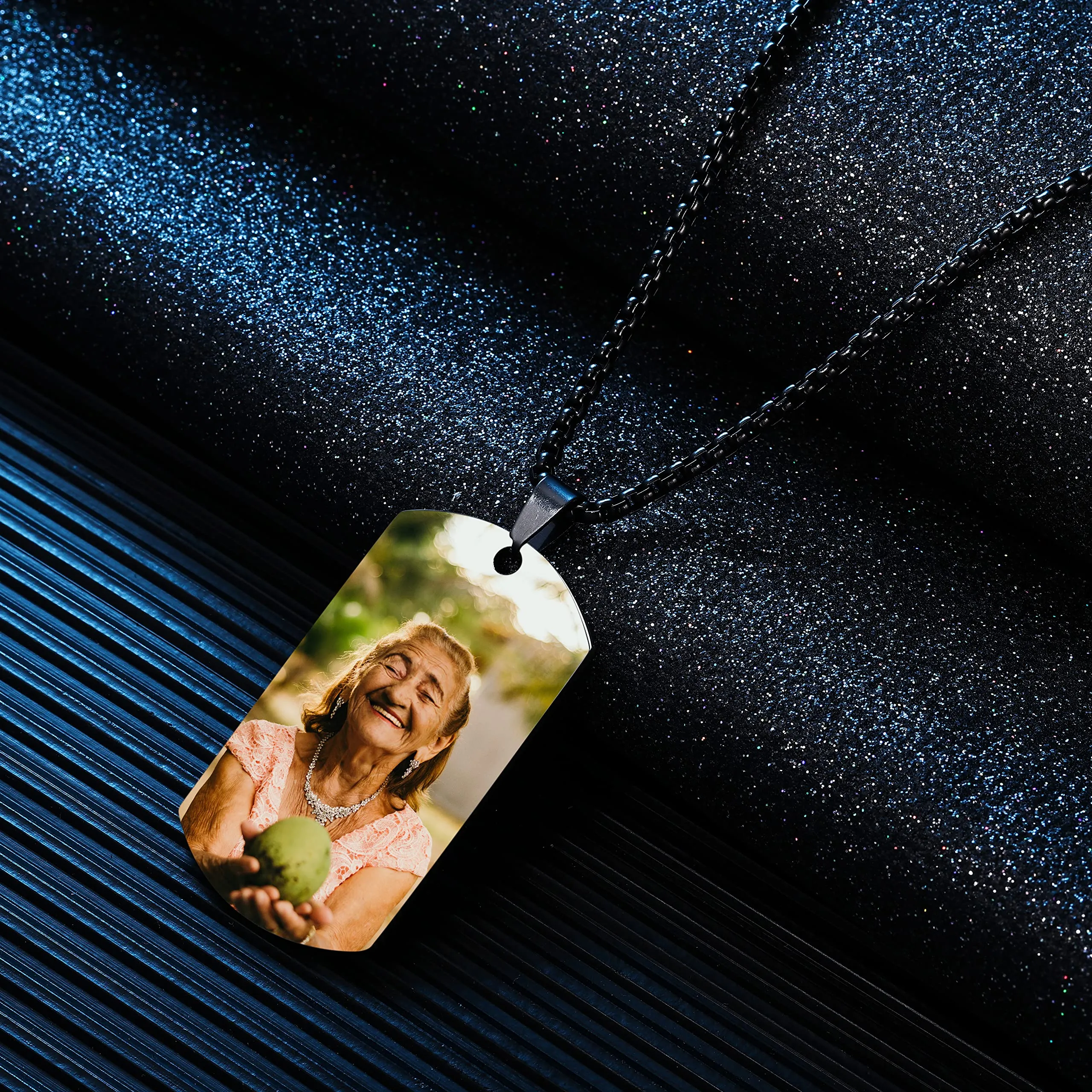 OTXIXTO Collana con Ciondolo con Piastrina per Cani Personalizzata con Incisione di Testo/Immagine Colorata/in Bianco e Nero per Gioielli in Acciaio Inossidabile da Uomo e Donna, con Portachiavi - immagine 4